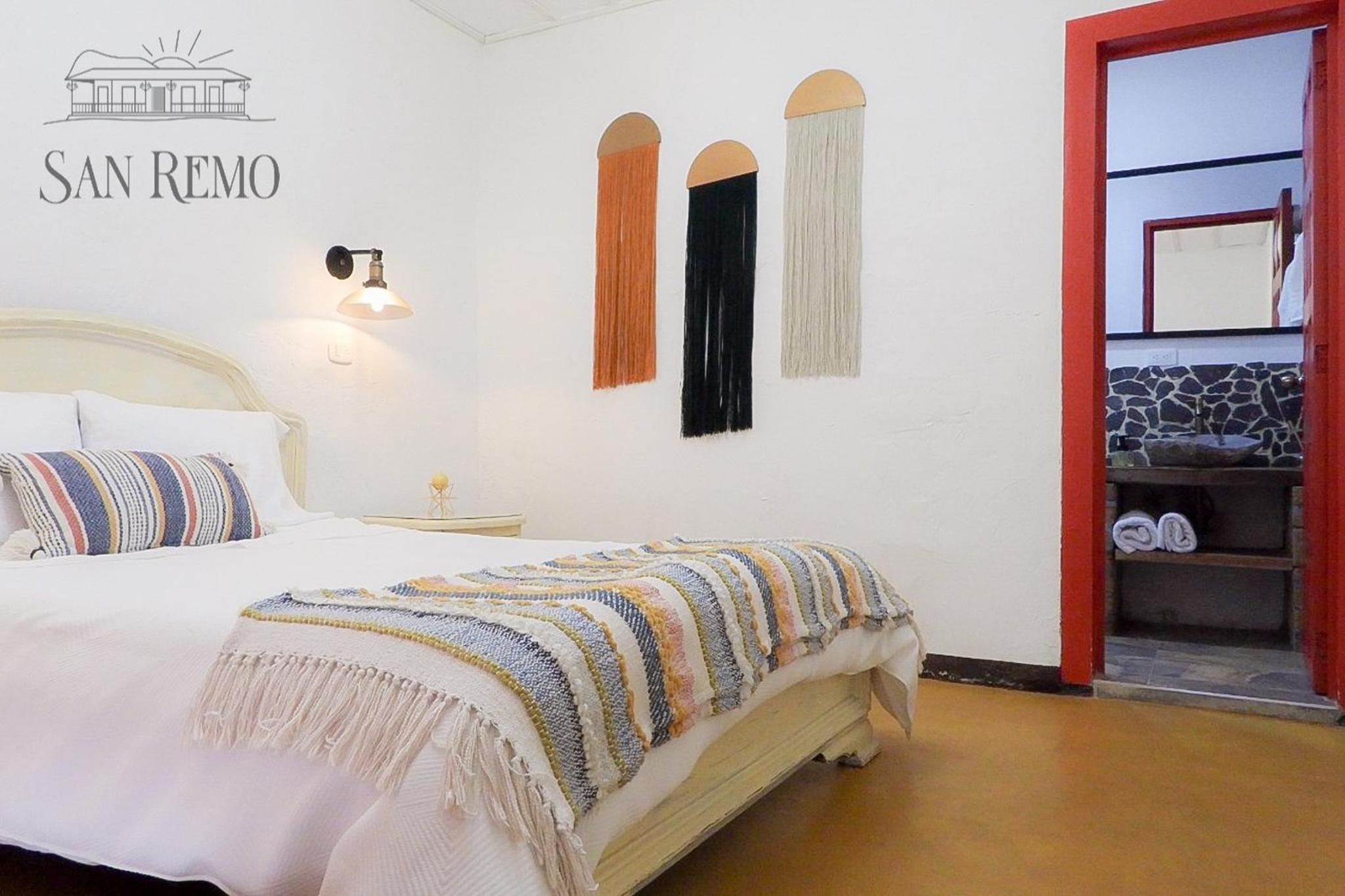 Deluxe Queen Room photo 2