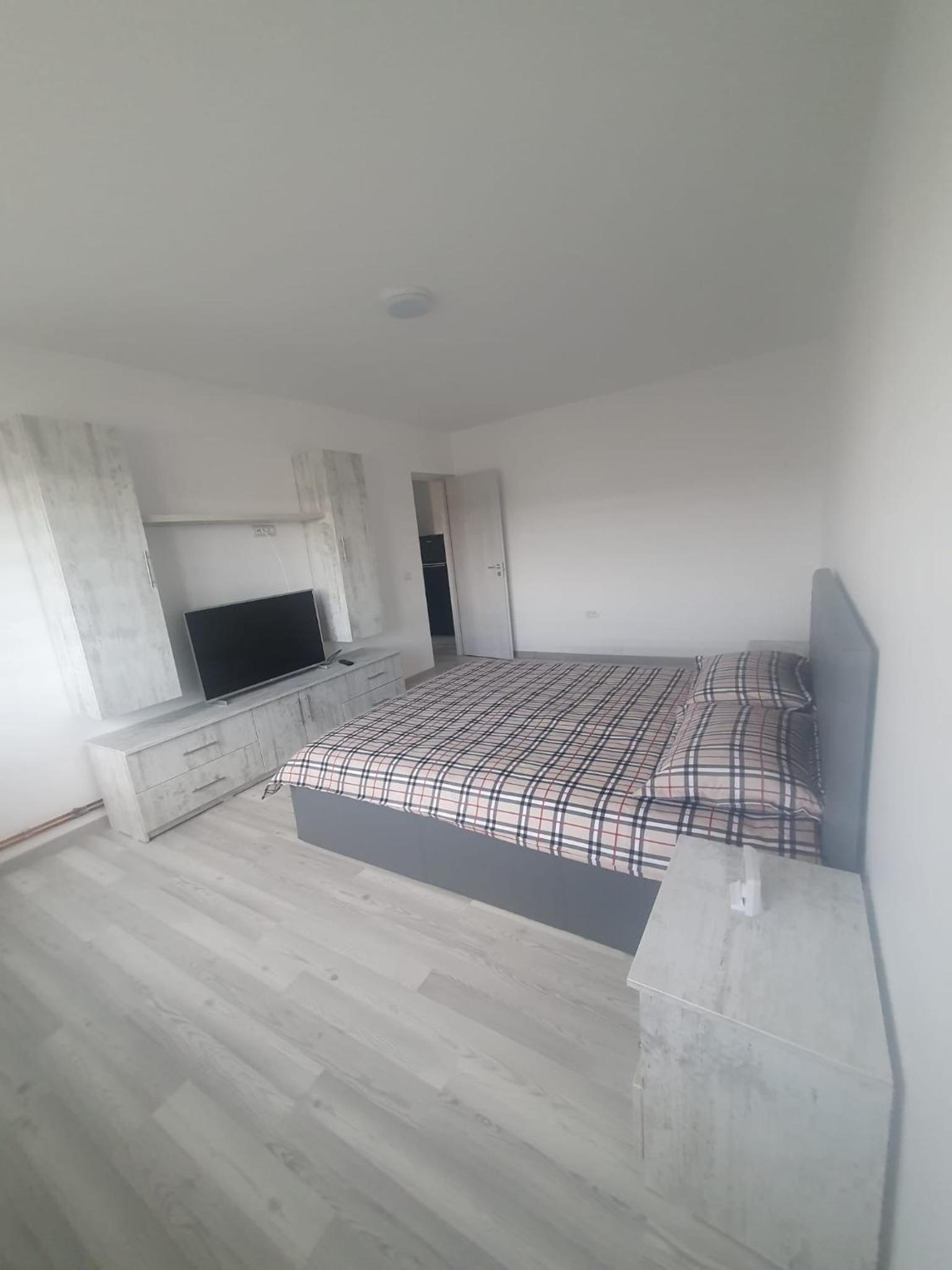 Two-Bedroom Apartment - Photo 4