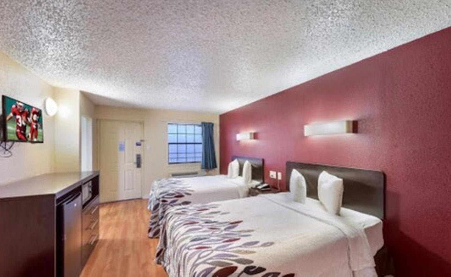 Double Room with Two Double Beds - Smoking - Photo 1