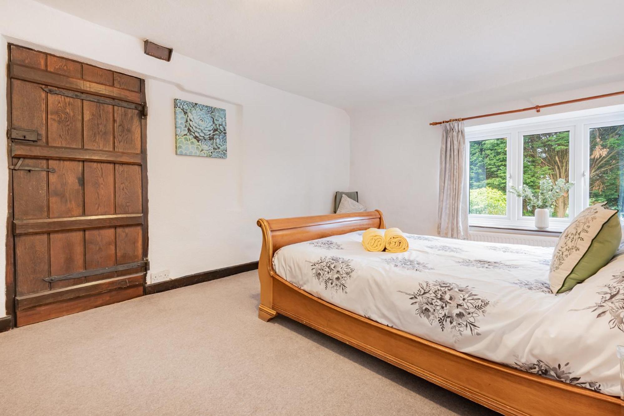 Three-Bedroom House photo 2