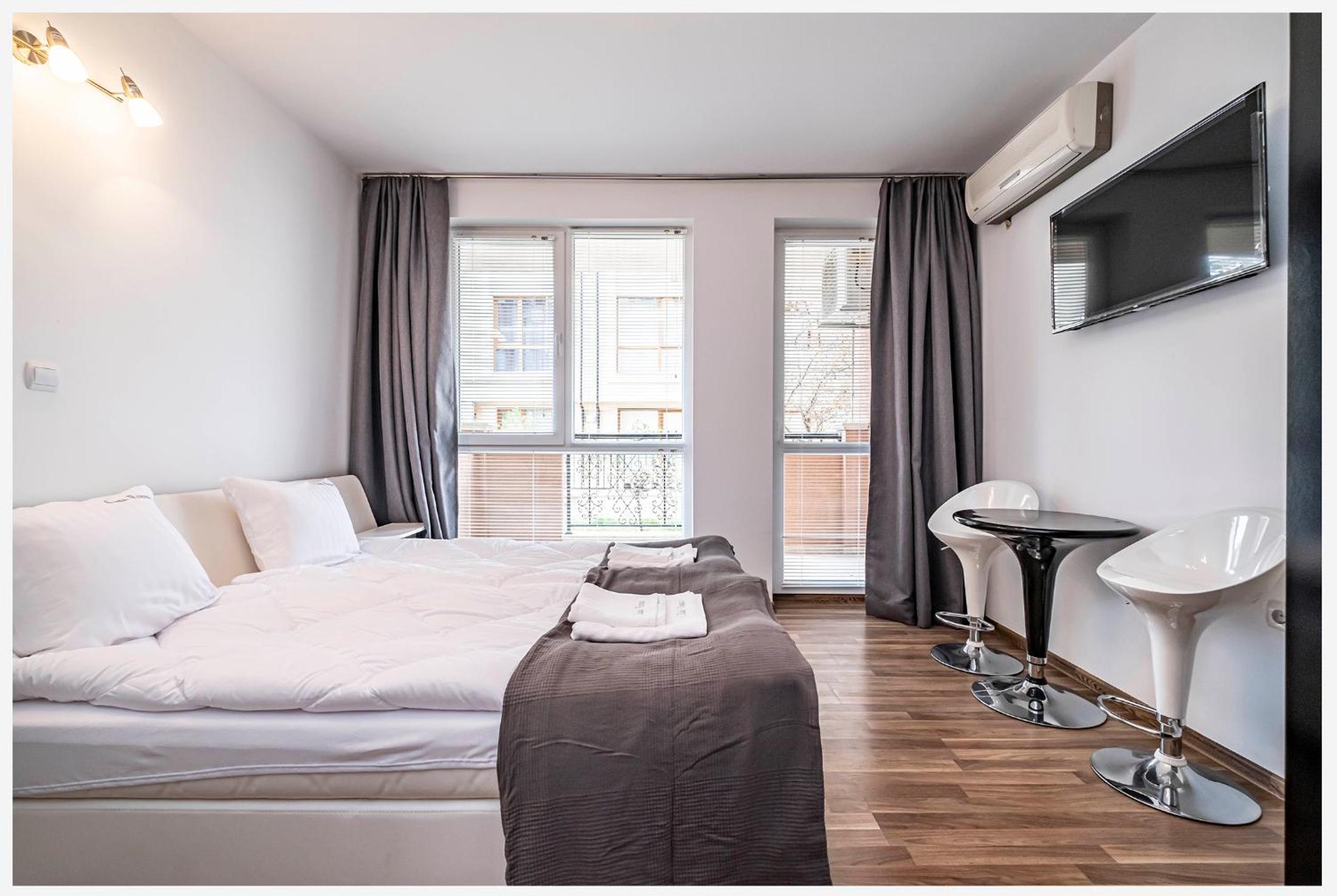 One-Bedroom Apartment - Photo 25