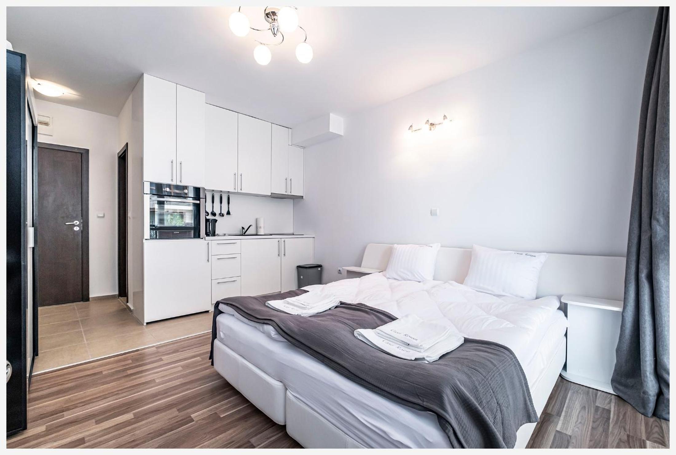 One-Bedroom Apartment - Photo 6