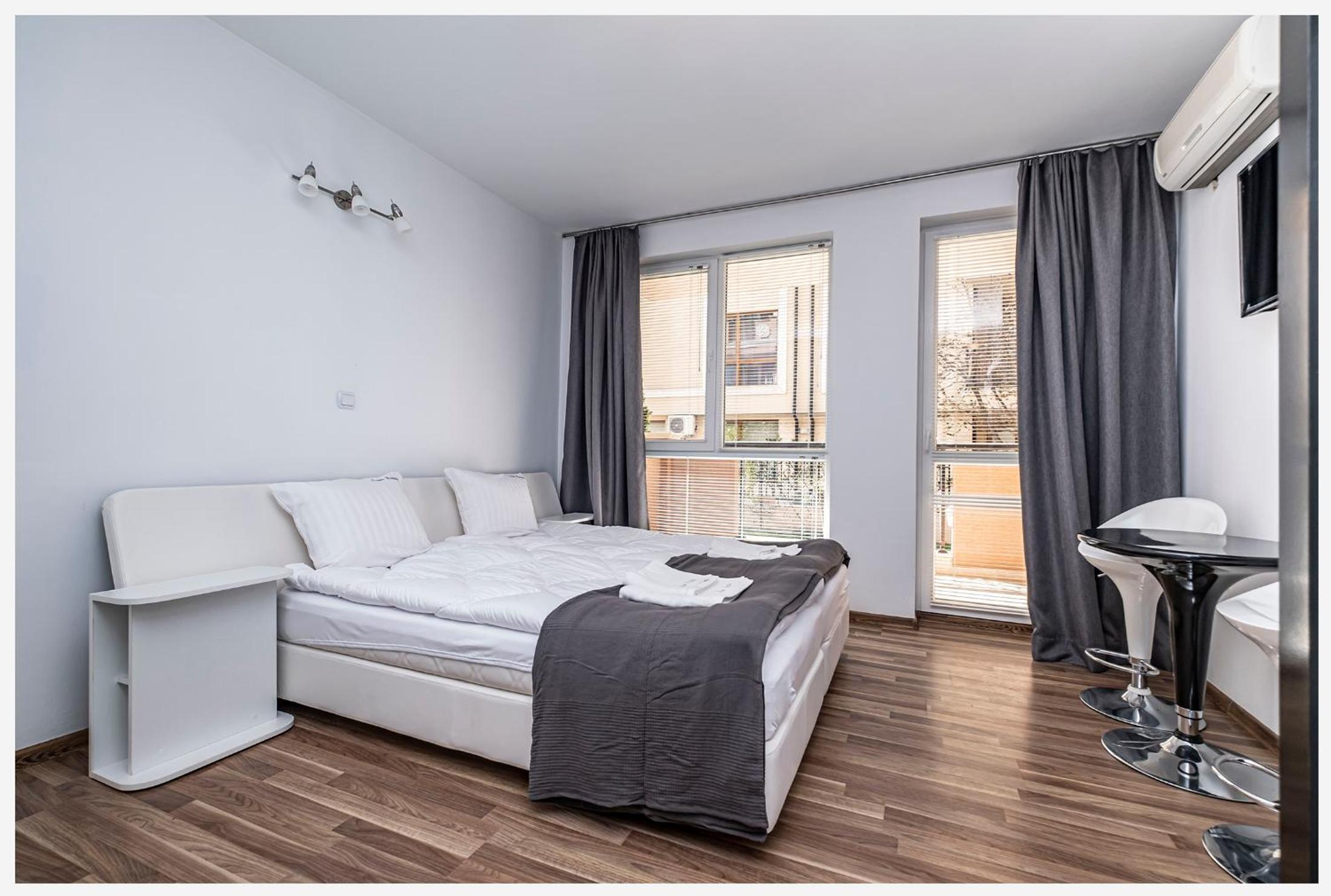 One-Bedroom Apartment - Photo 18
