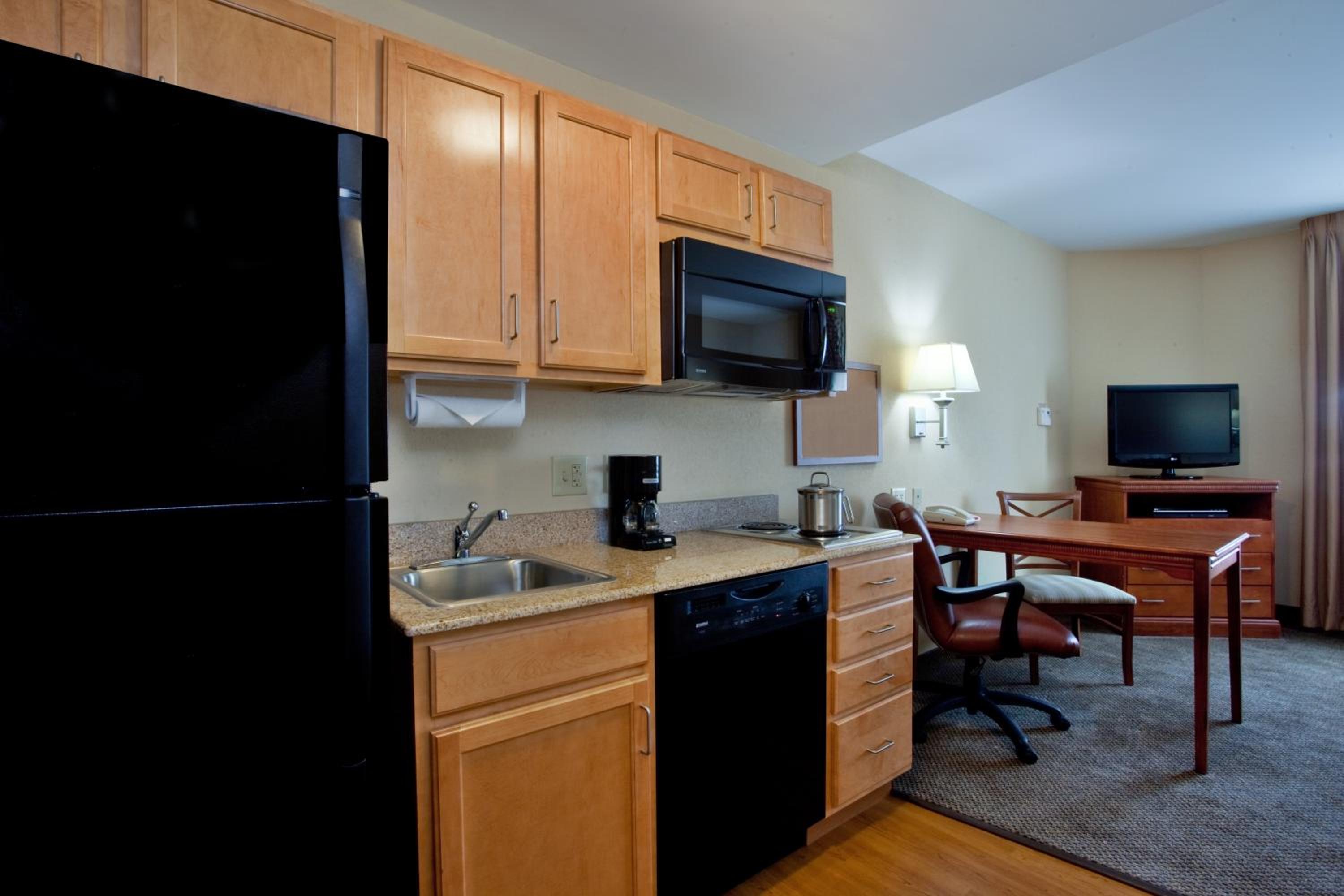 Studio Suite - Photo 2