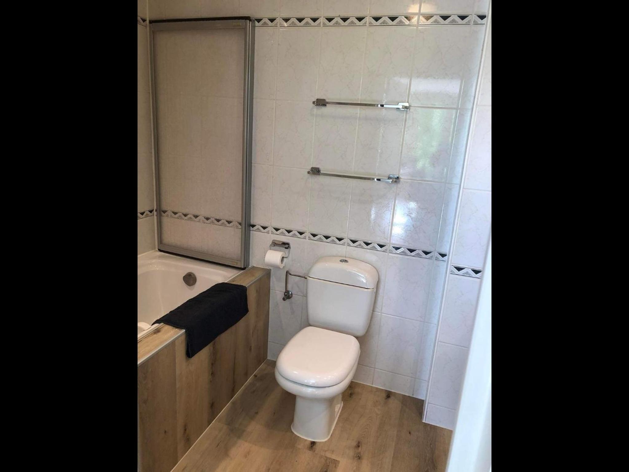 Two-Bedroom Apartment - Photo 19