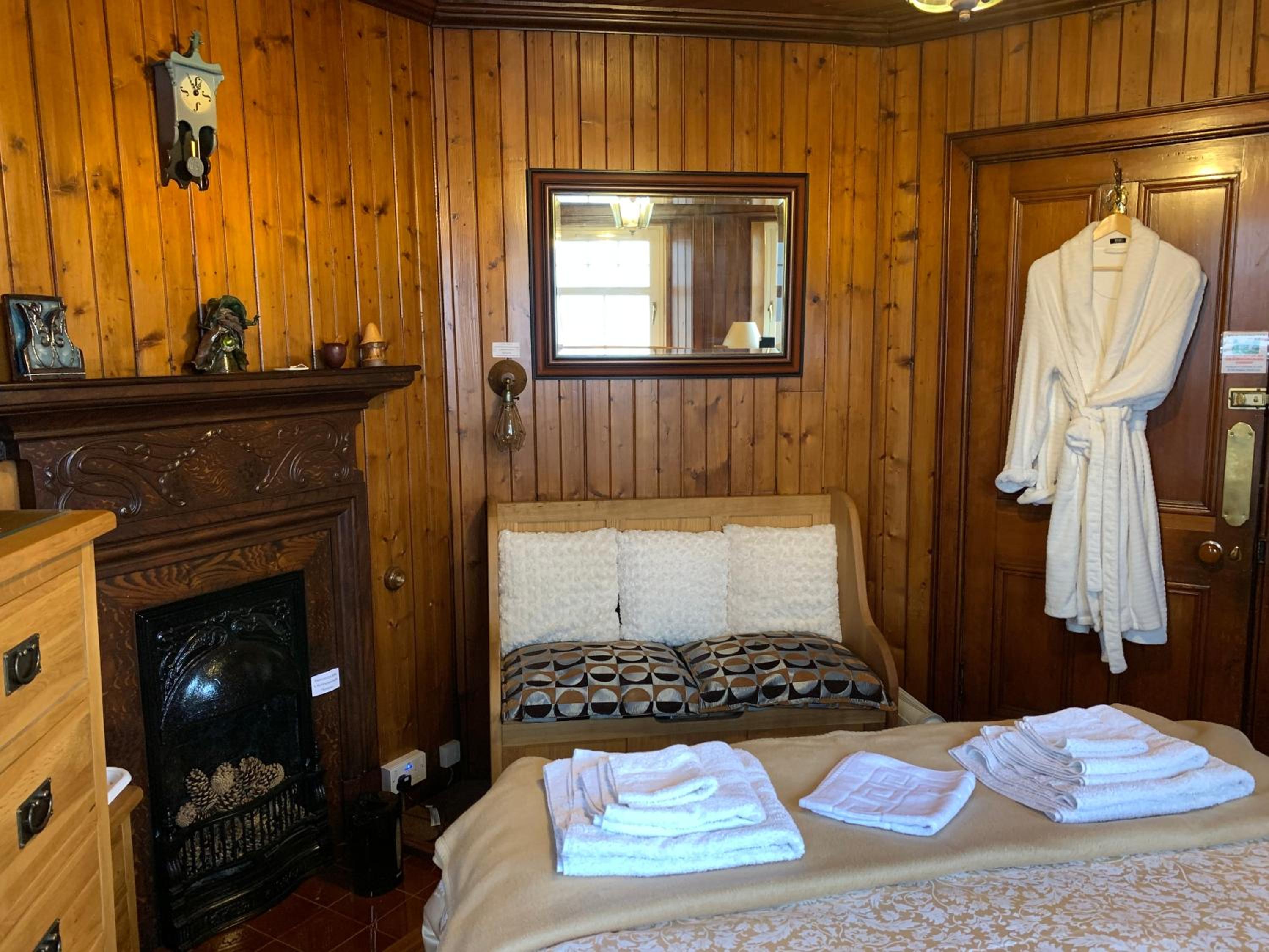 Double Room with Private Bathroom photo 3
