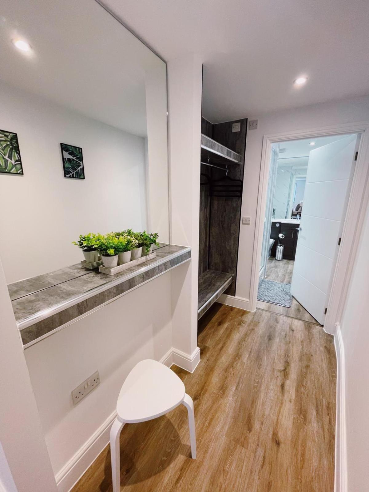 Two-Bedroom Apartment - Photo 6