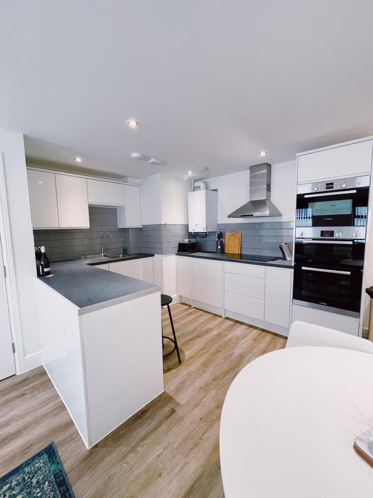Two-Bedroom Apartment - Photo 7