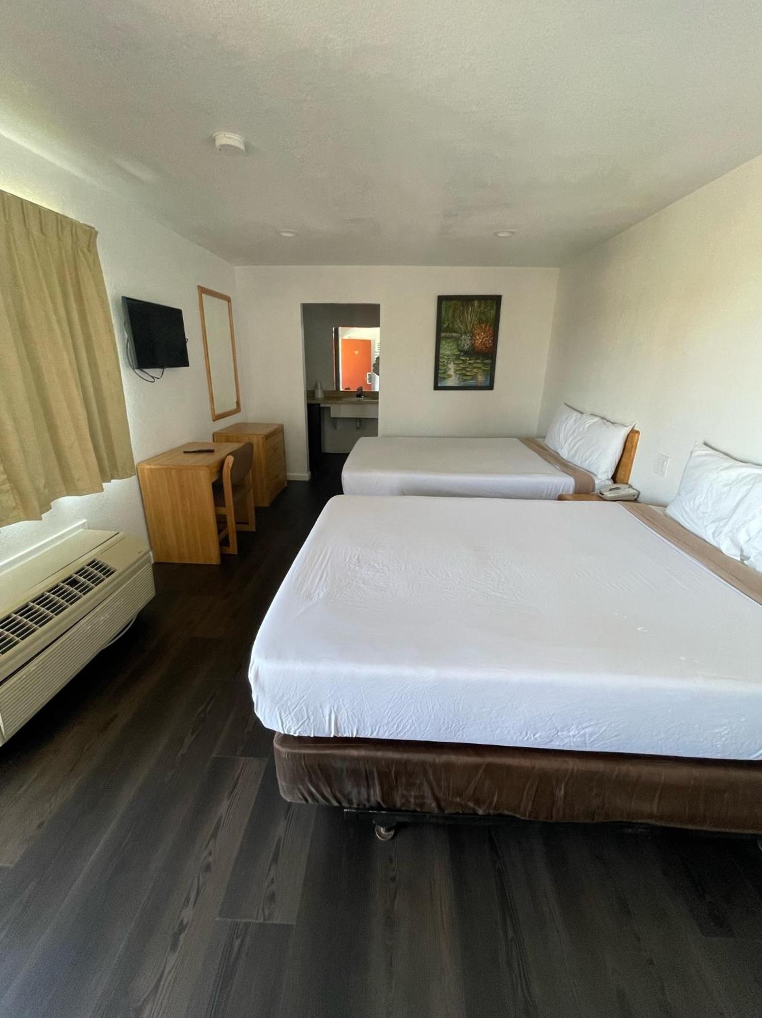 Budget Double Room- Smoking