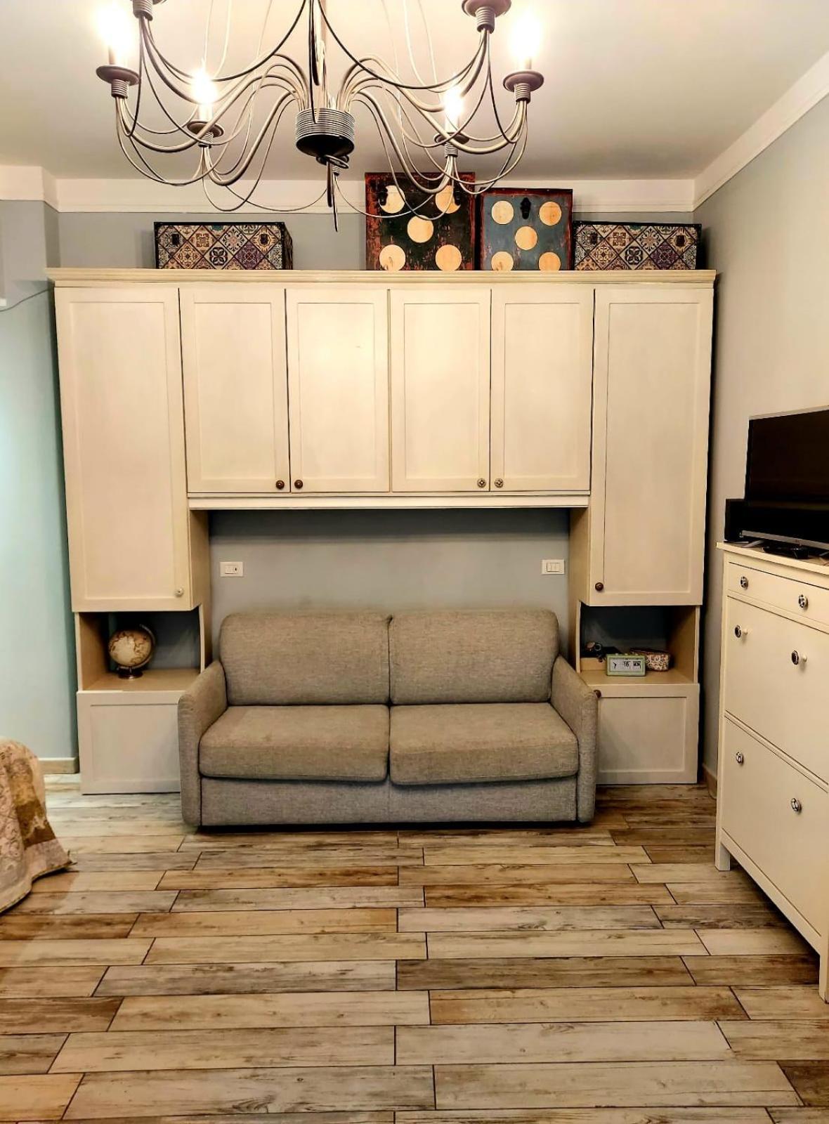 Studio Apartment photo 1