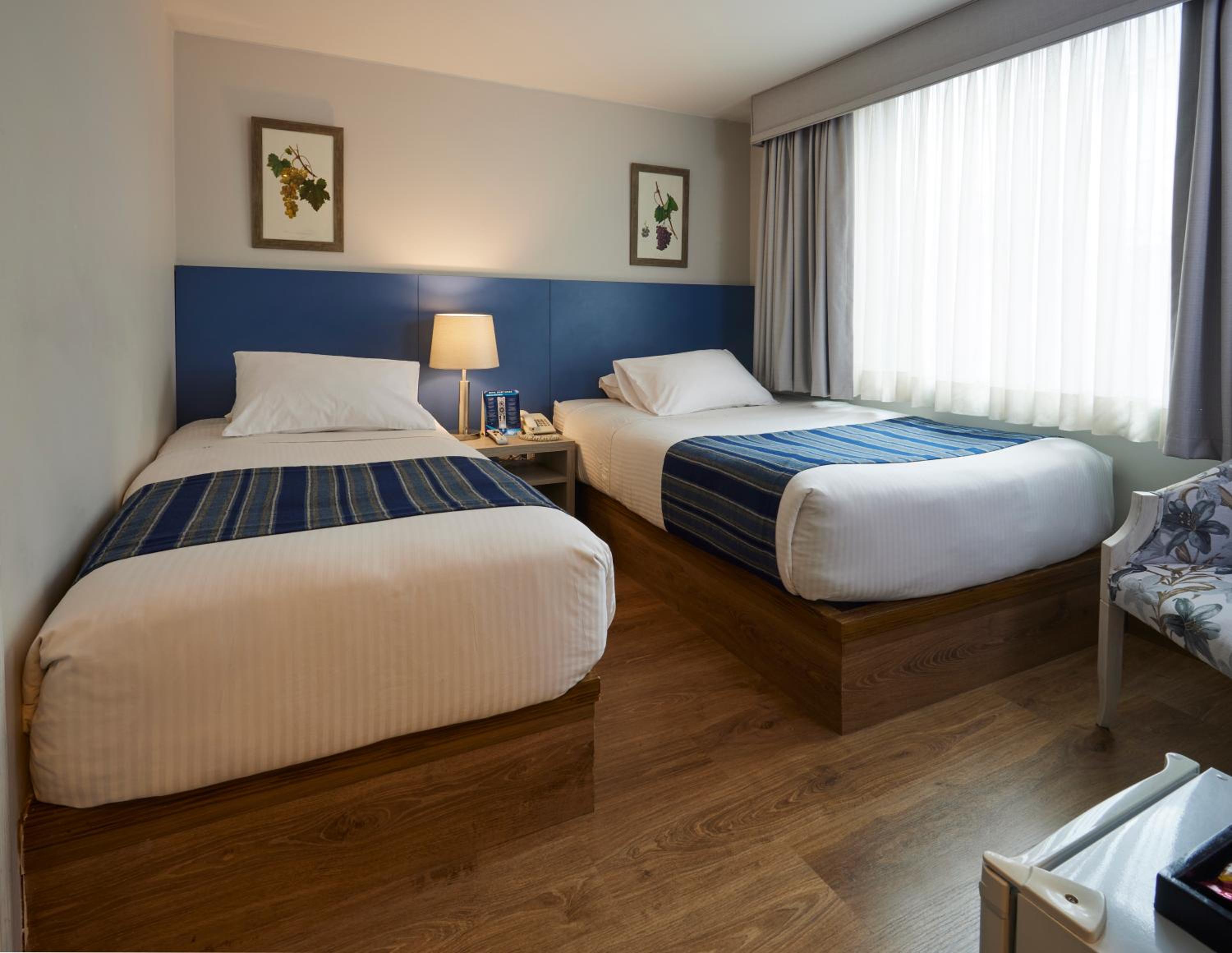Standard Twin Room - Photo 1