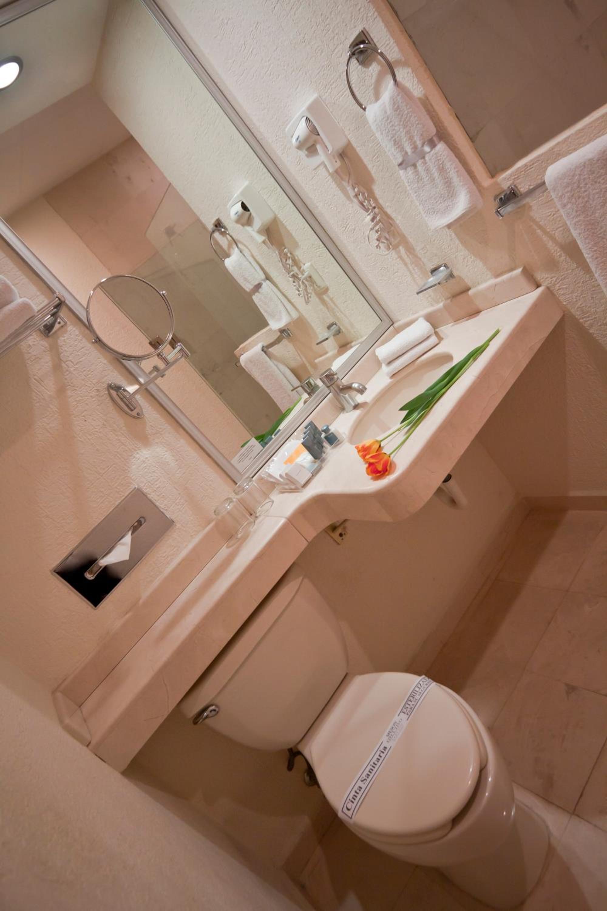 Superior Room with King Size bed - Photo 4