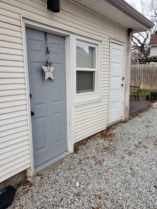 Three-Bedroom House photo 3