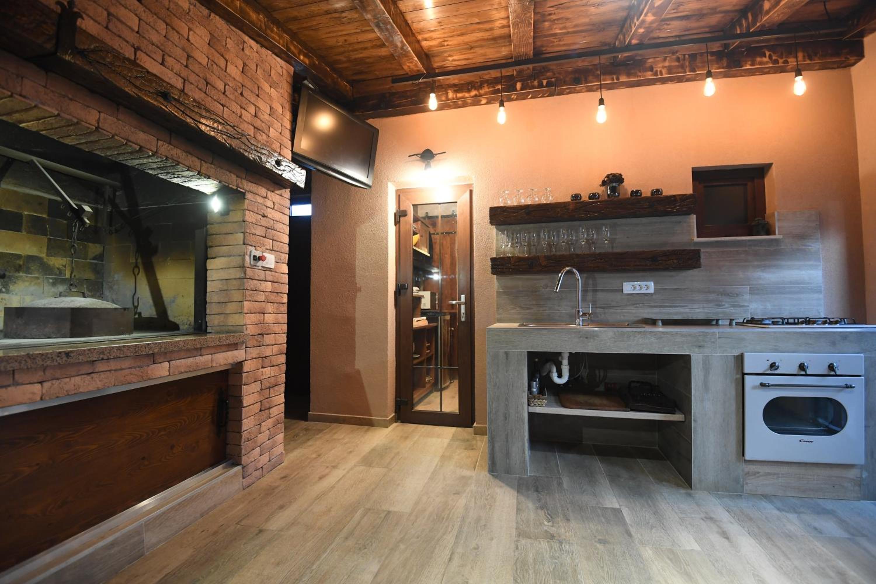 Villa photo 2