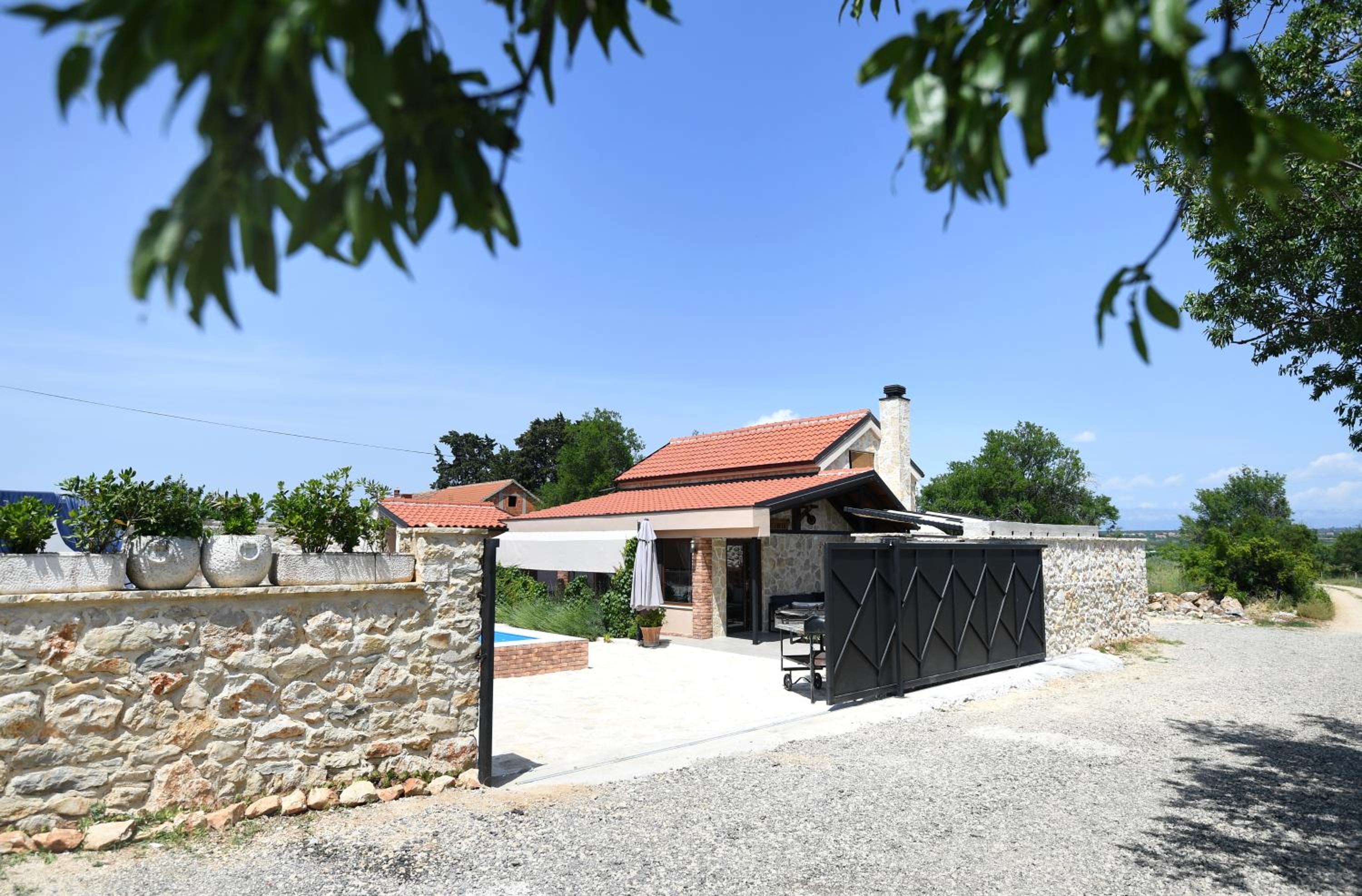 Villa photo 3