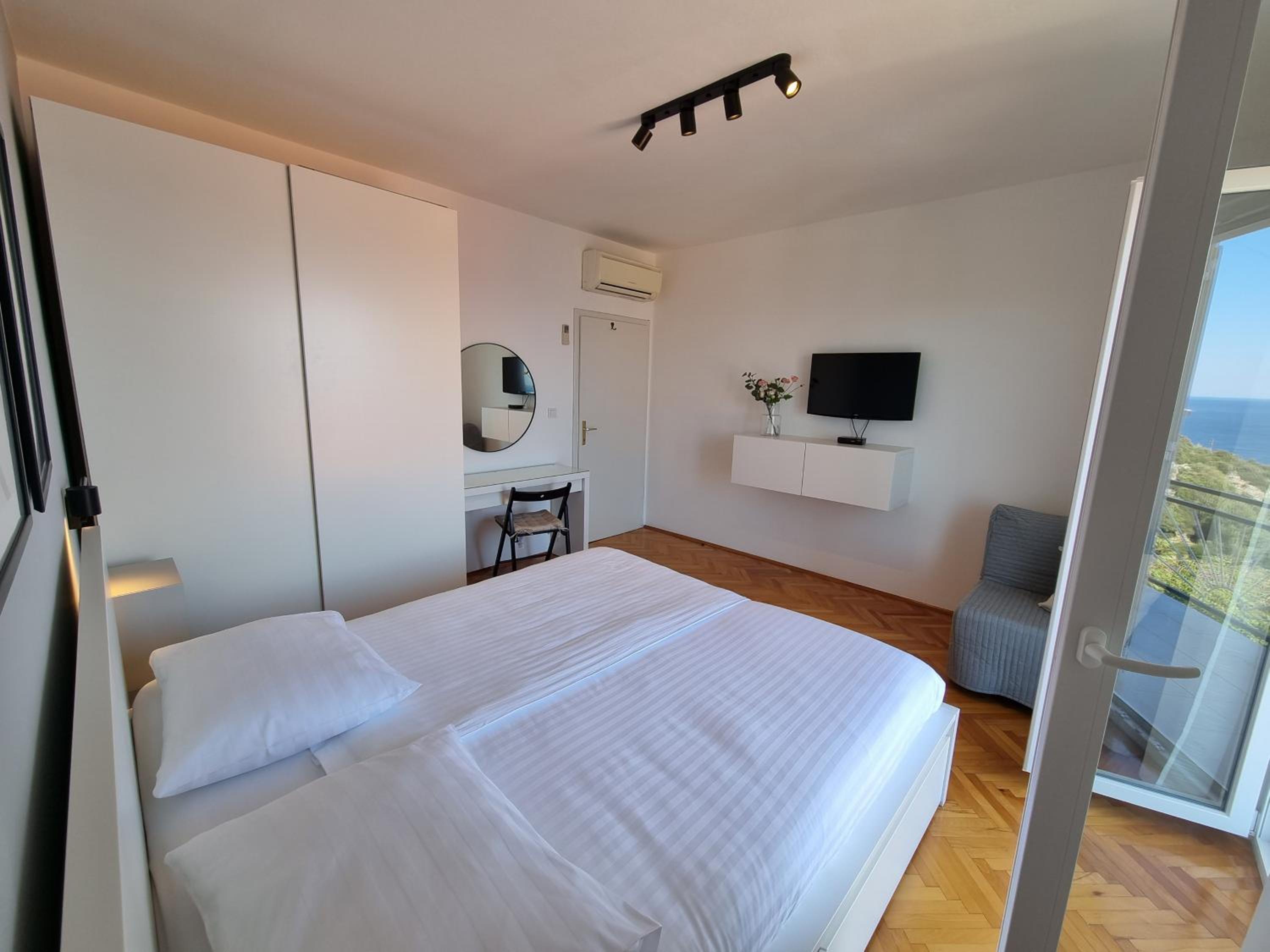 Double Room with Balcony and Sea View photo 2
