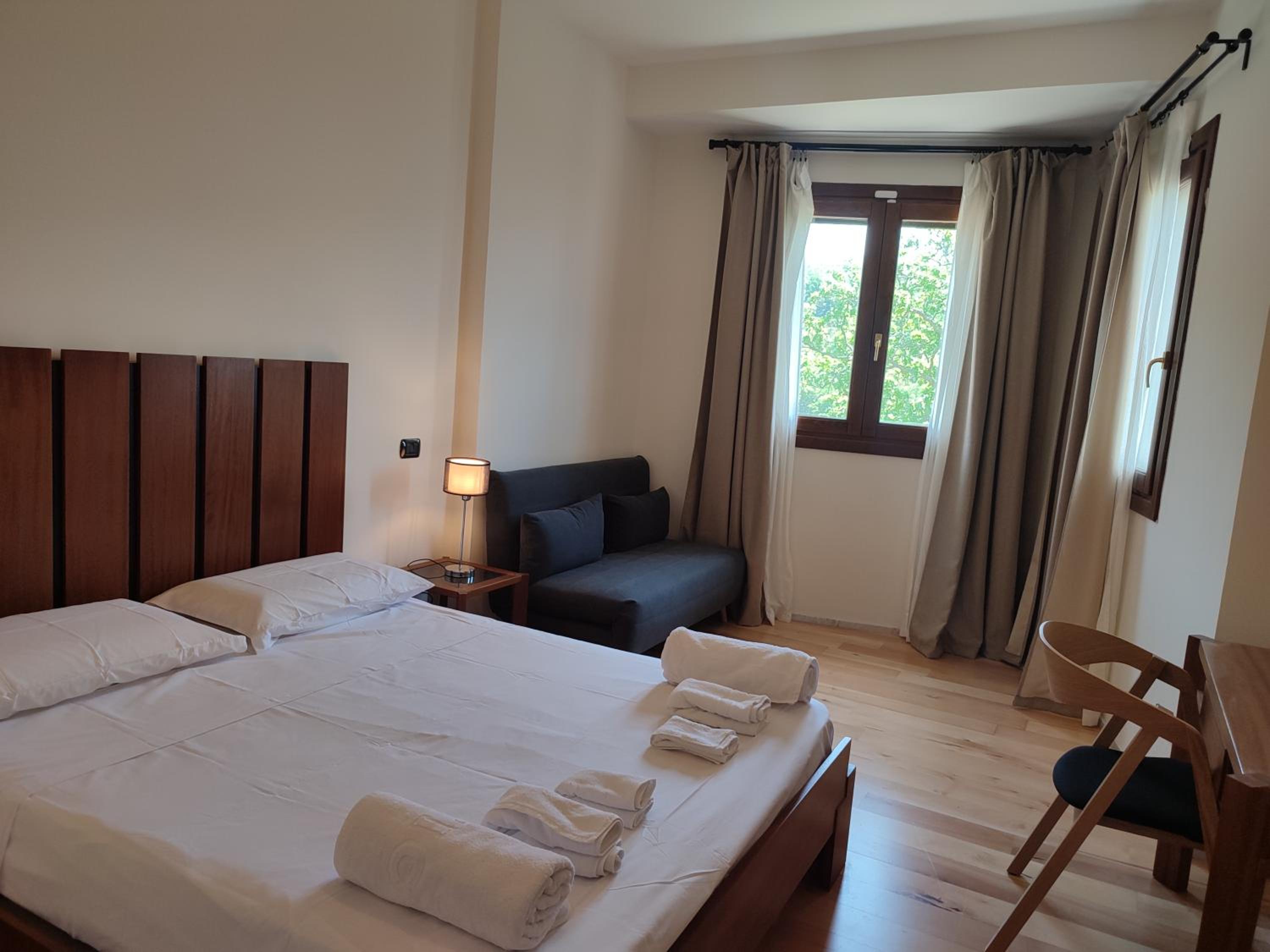 Large Double Room photo 1