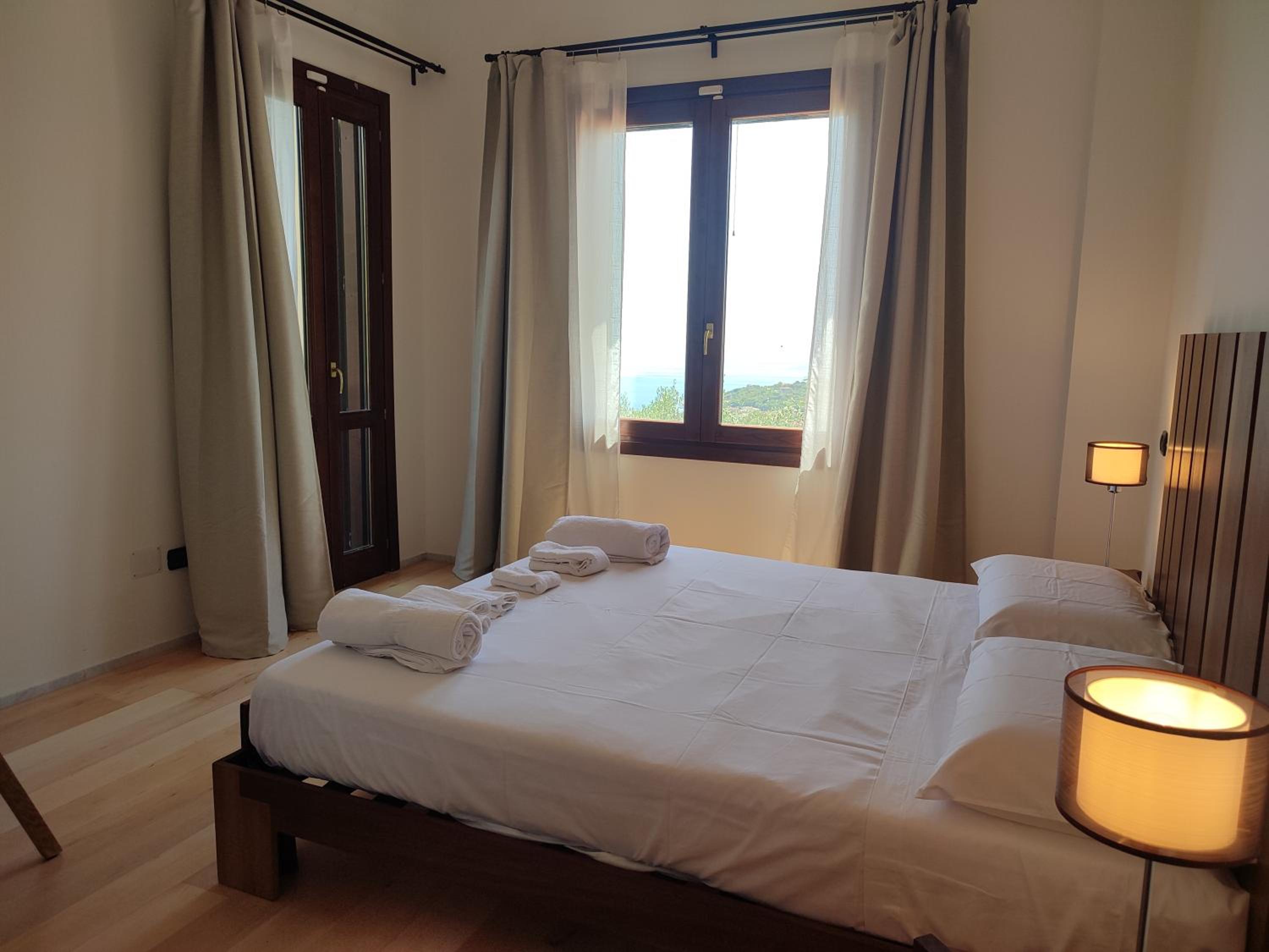 Large Double Room photo 1