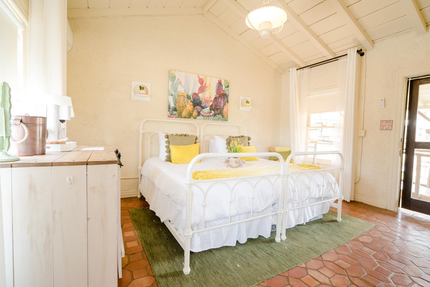 Twin Room - Disability Access photo 3
