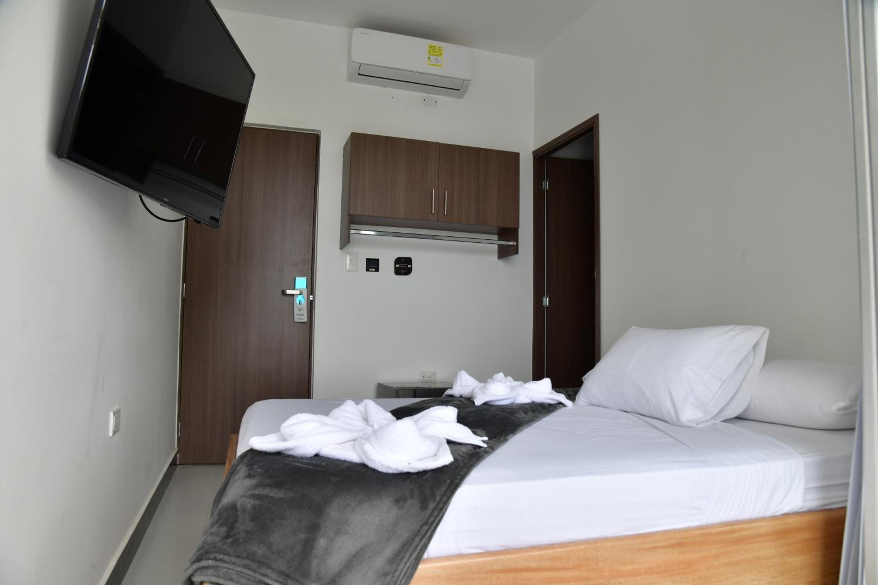 Deluxe Double Room with Balcony and Sea View