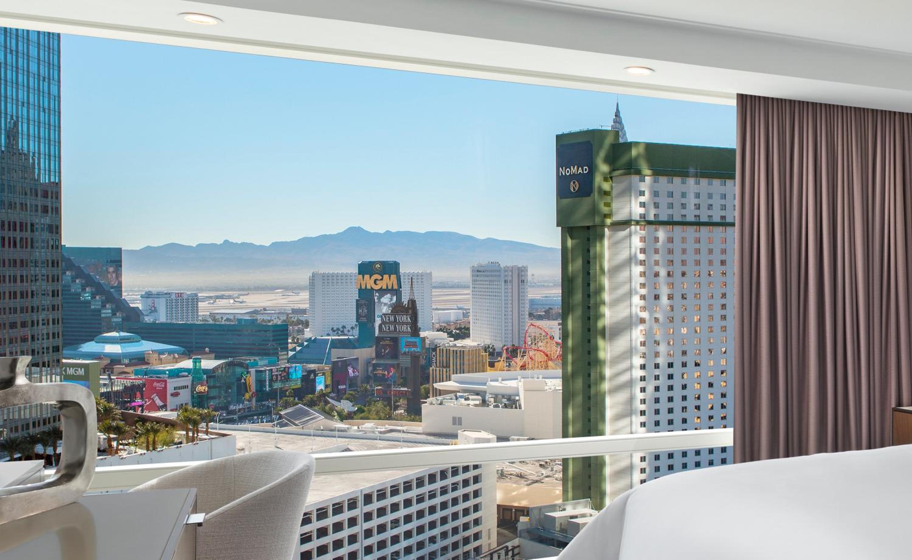 Corner Suite Panoramic View thumbnail 5