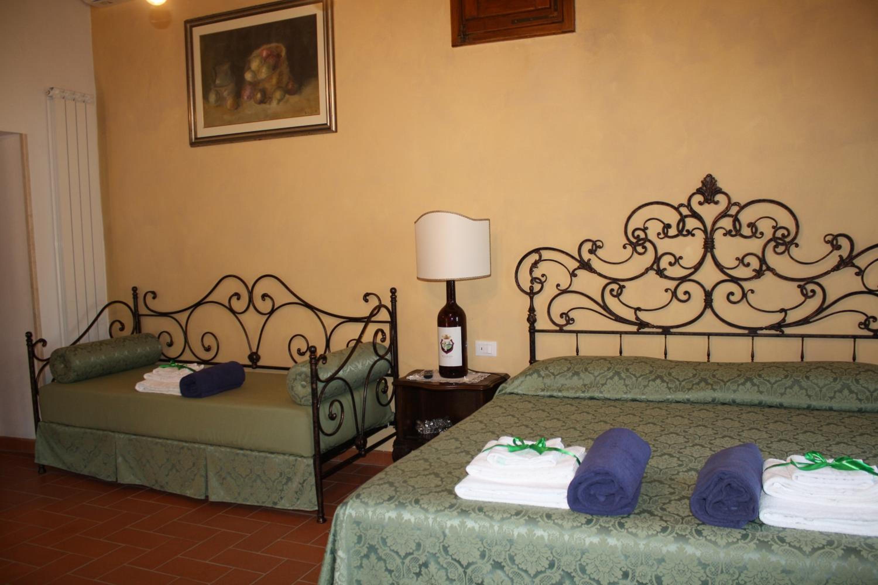 Deluxe King Apartment - Photo 7