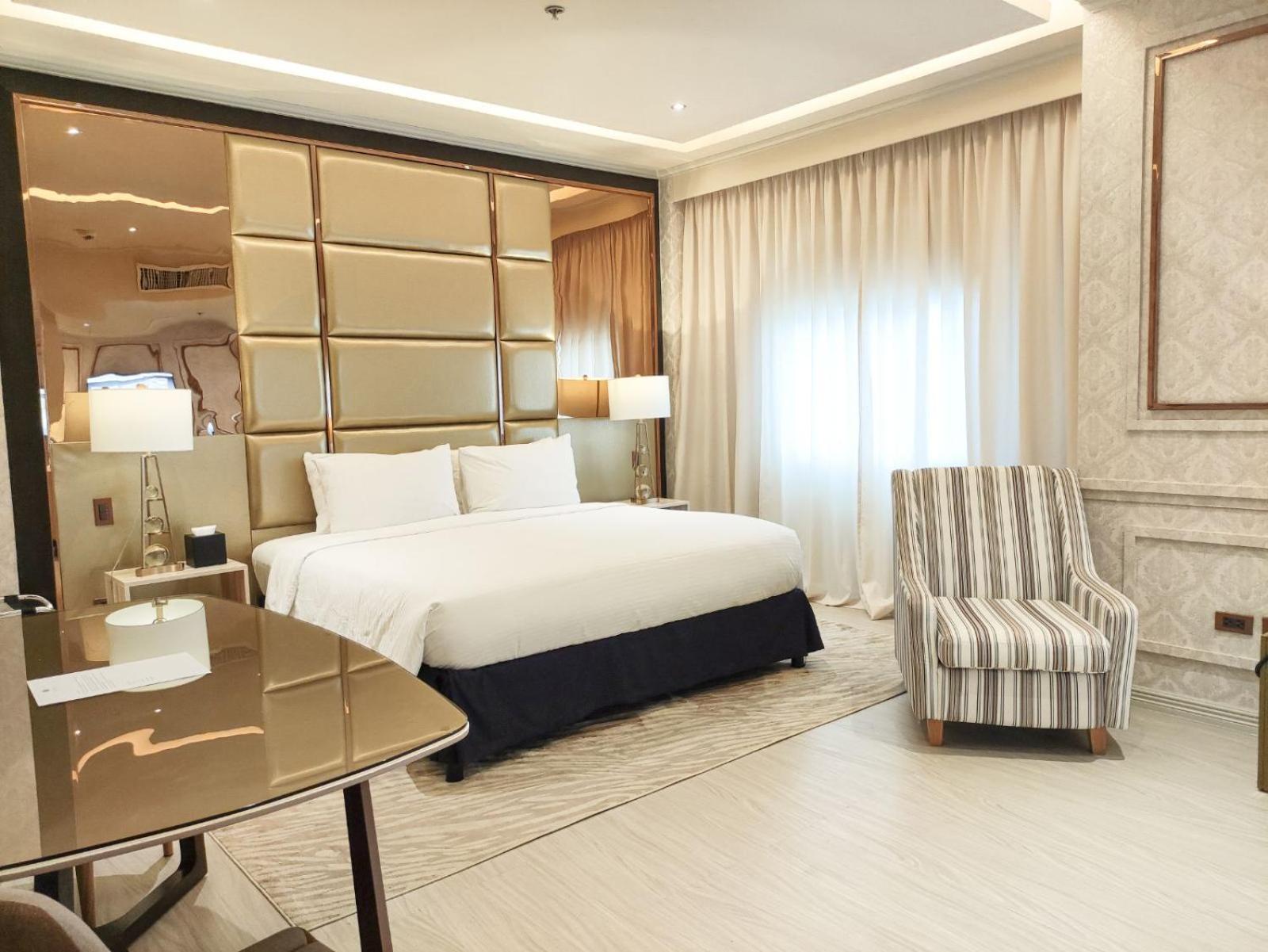 Executive Suite - Photo 5