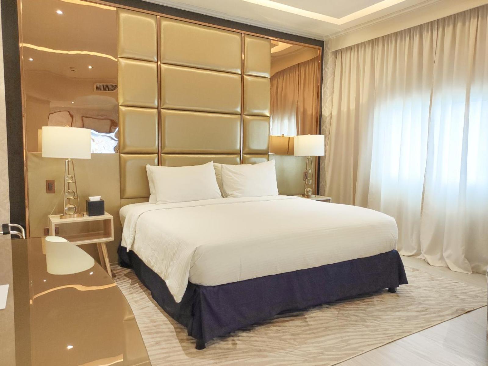 Executive Suite - Photo 4