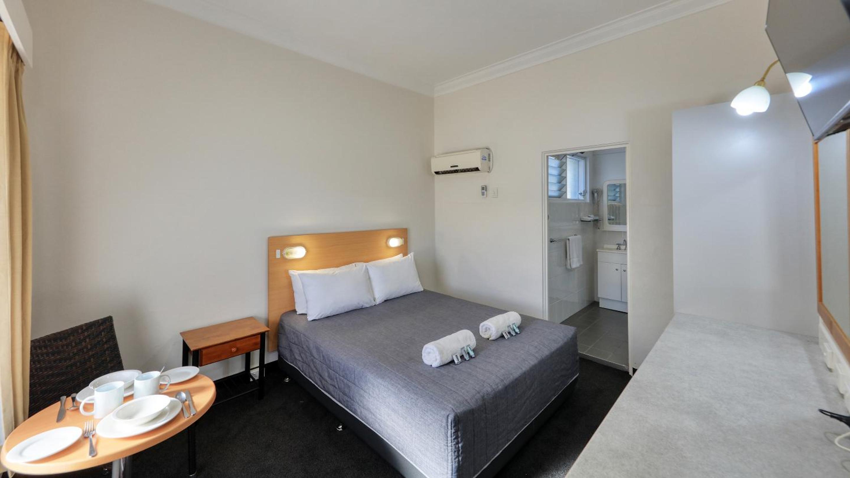 Queen Room photo 1