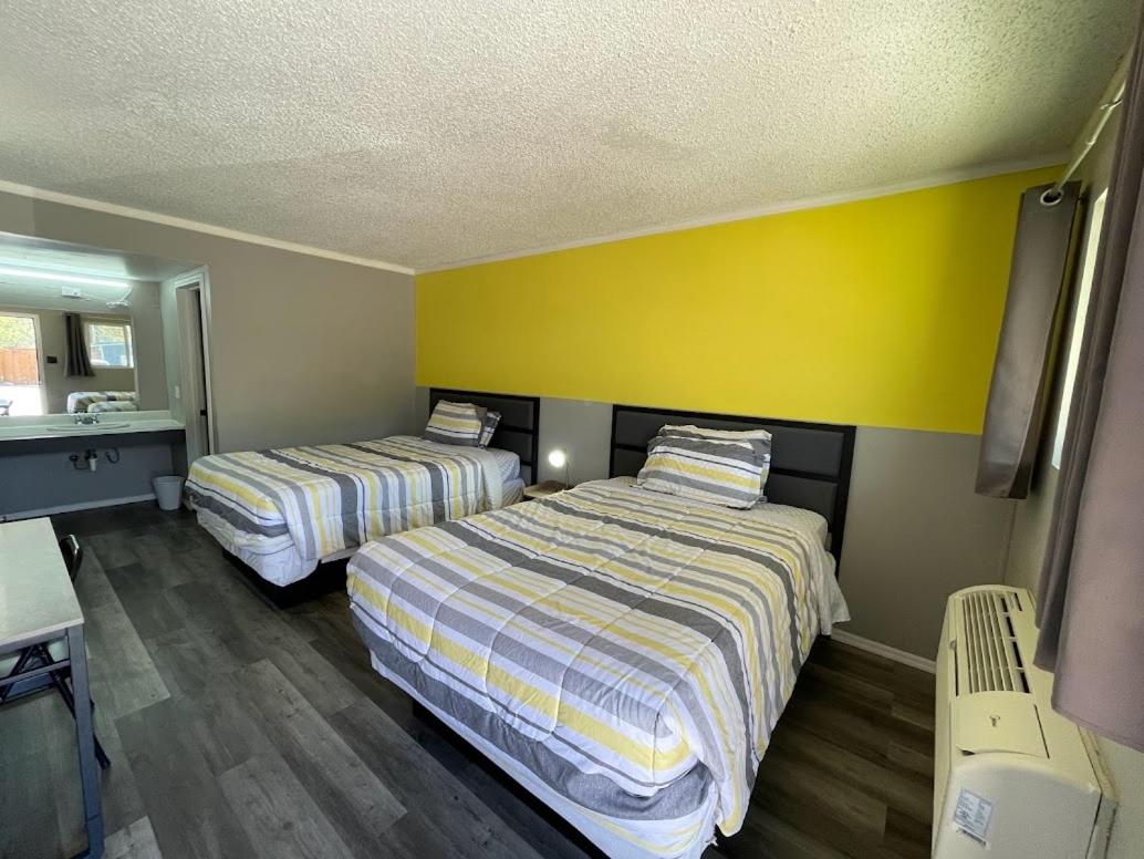 Deluxe Double Room with Two Double Beds photo 3