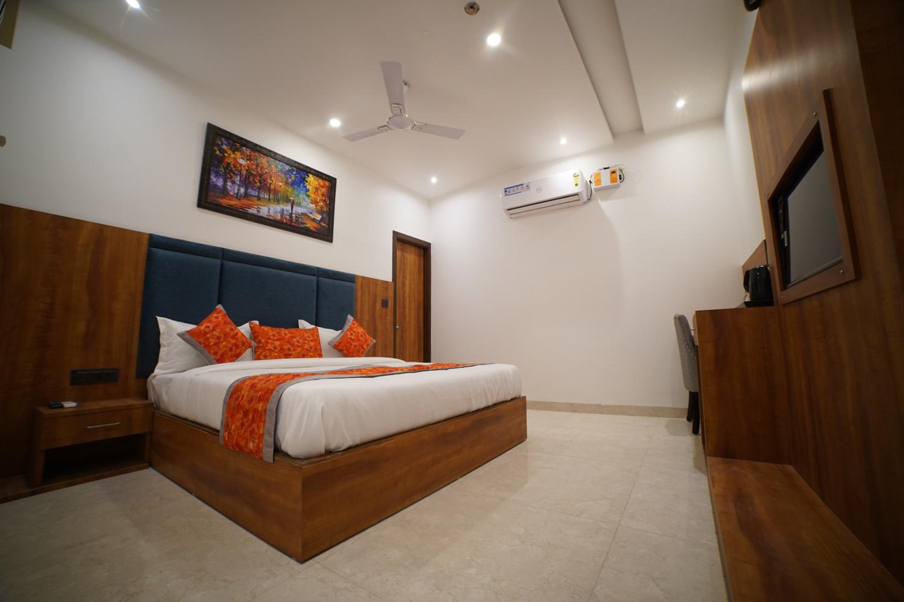 Deluxe Room - Photo 4