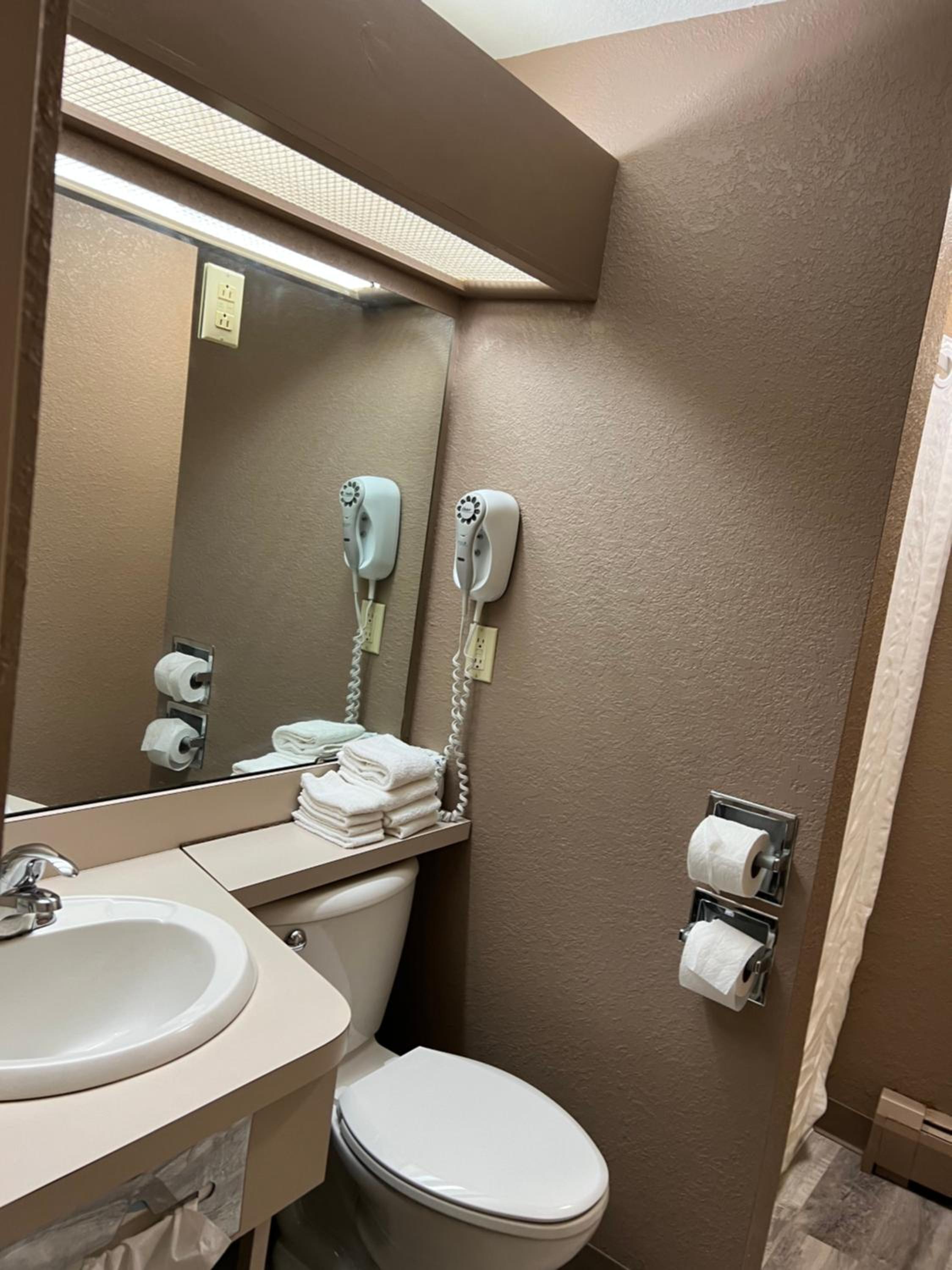 Standard Queen Room photo 3