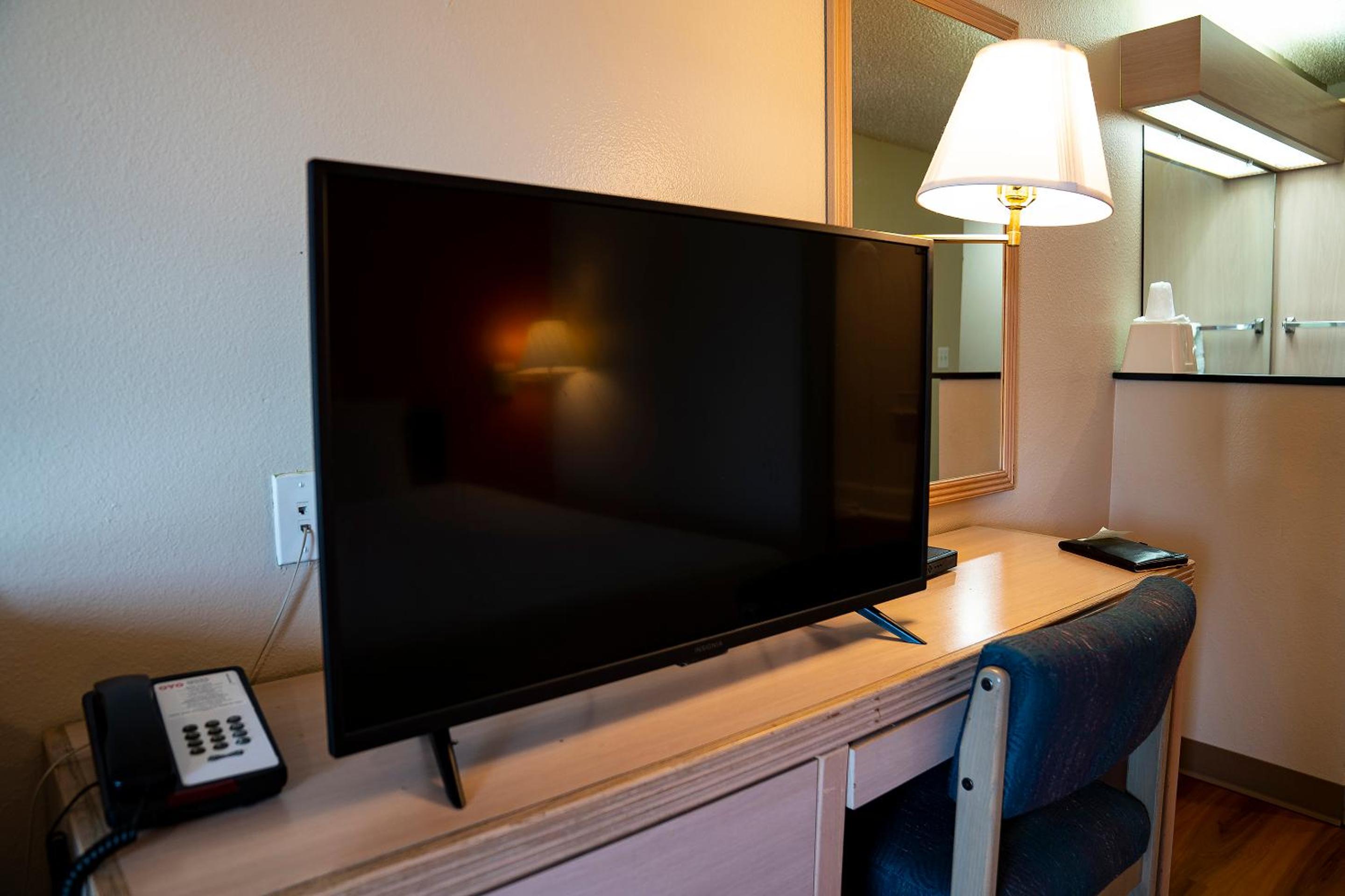 Queen Room - Photo 17
