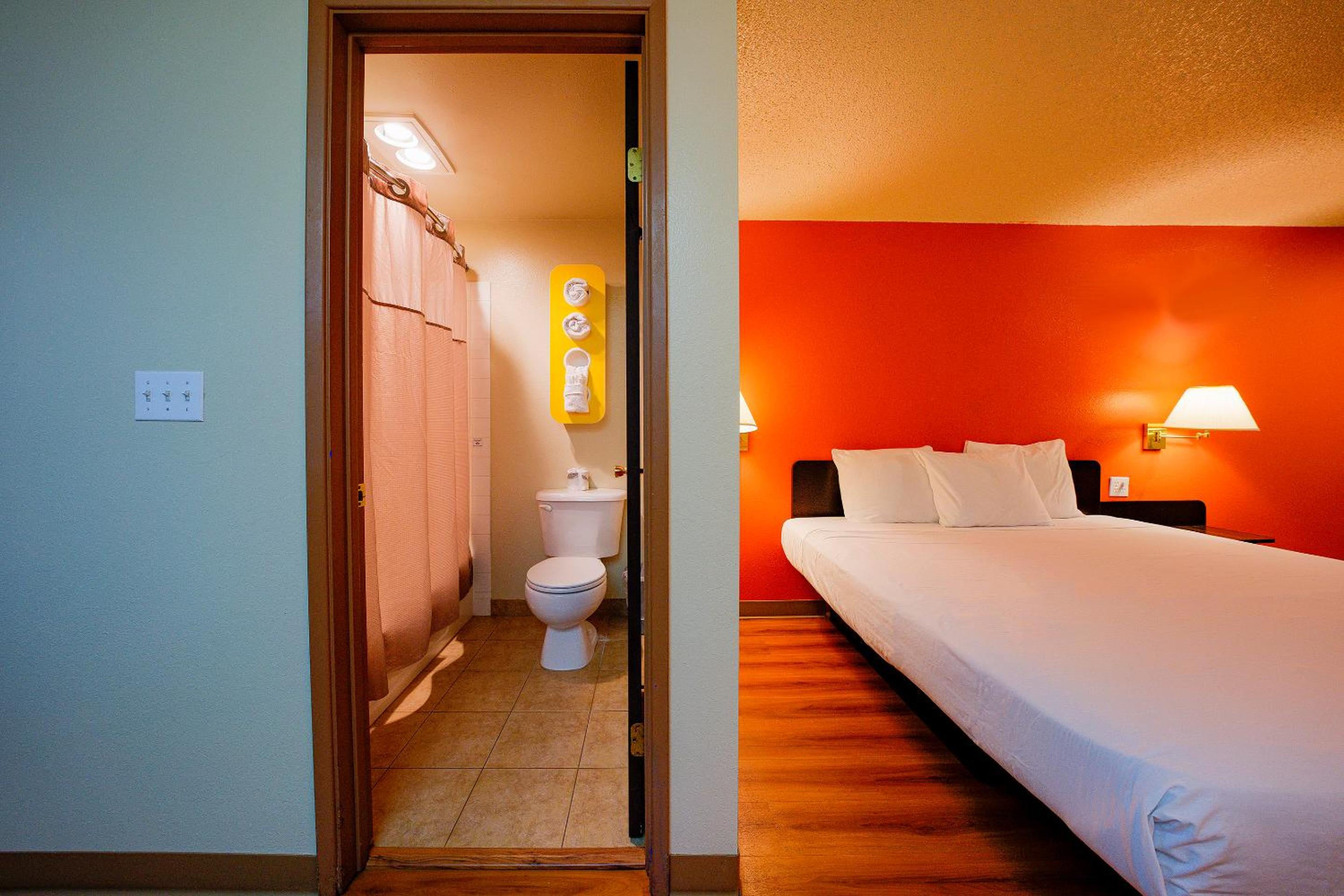 Queen Room - Photo 15