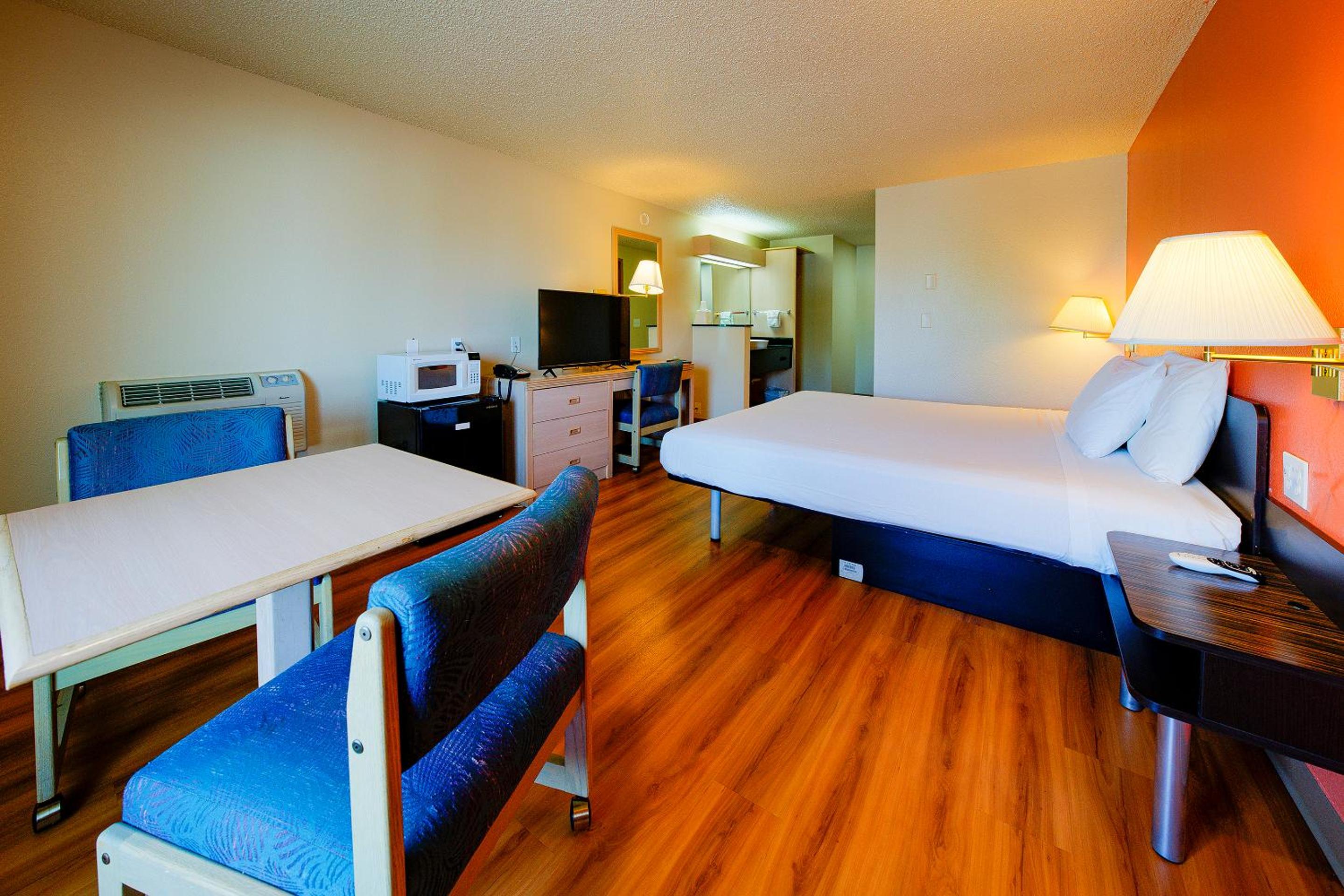 Queen Room - Photo 5