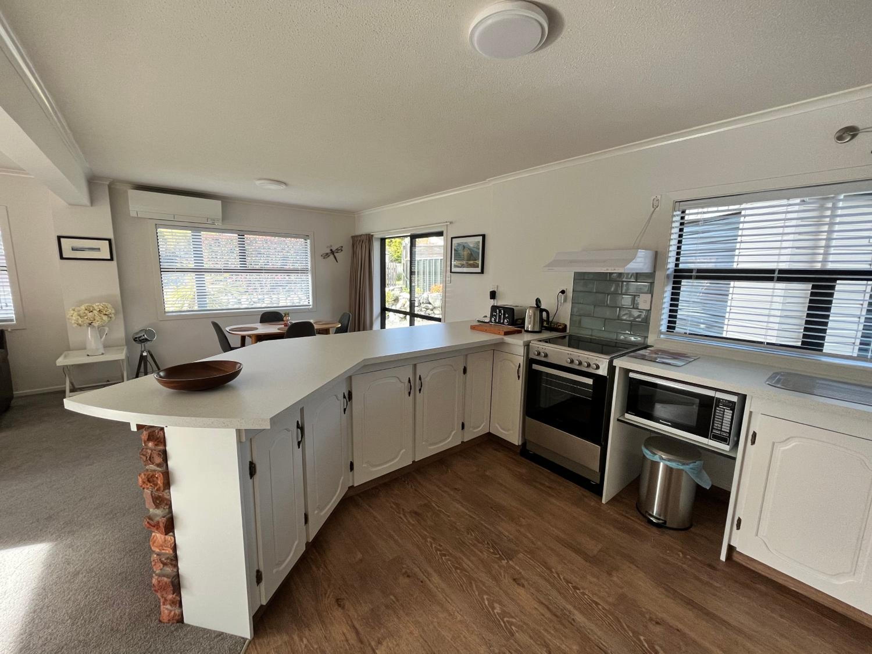 Two-Bedroom House - Photo 6