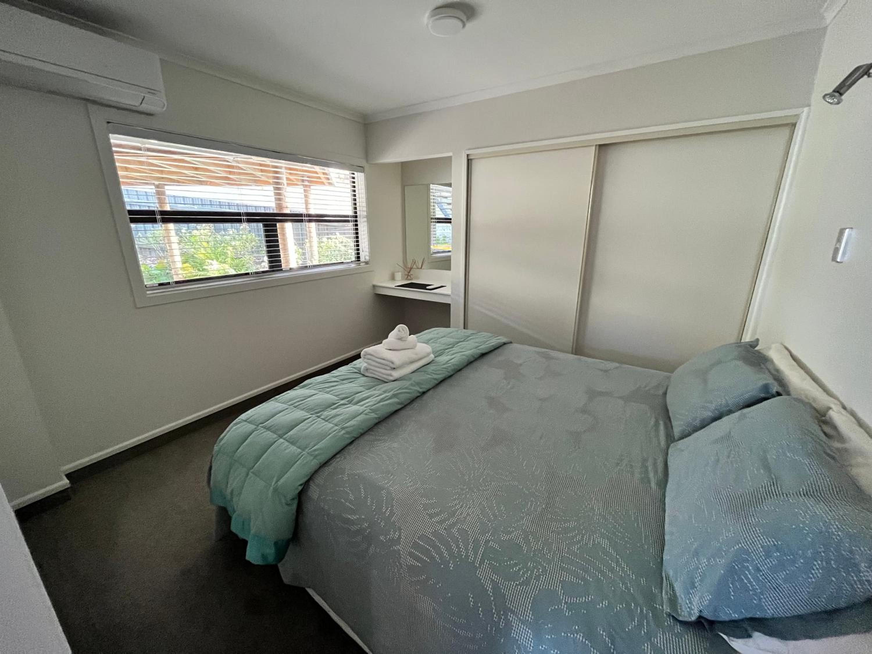 Two-Bedroom House - Photo 9