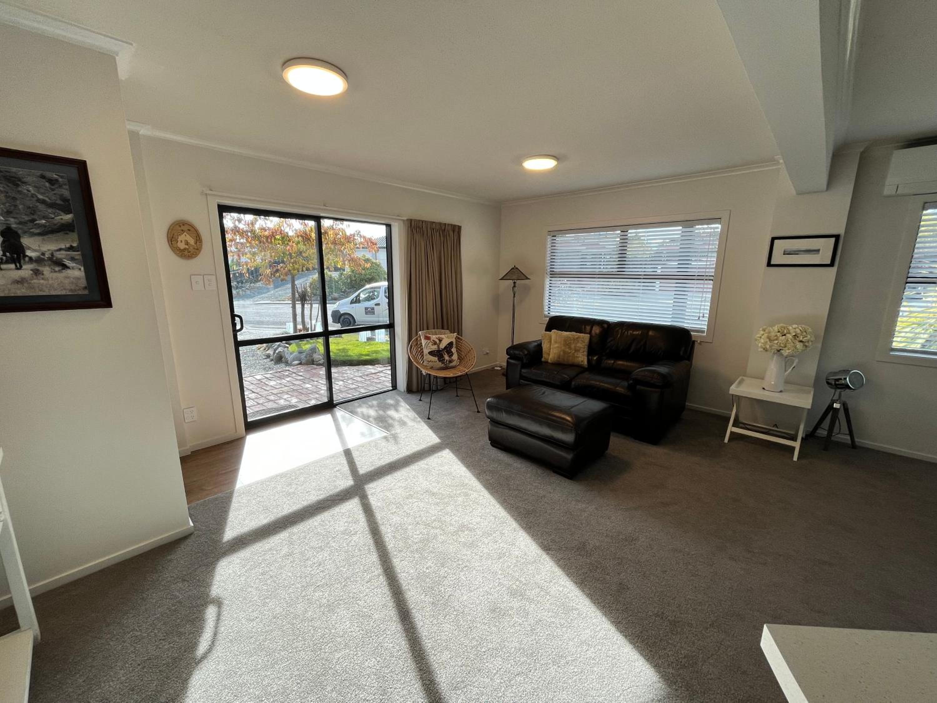 Two-Bedroom House - Photo 4