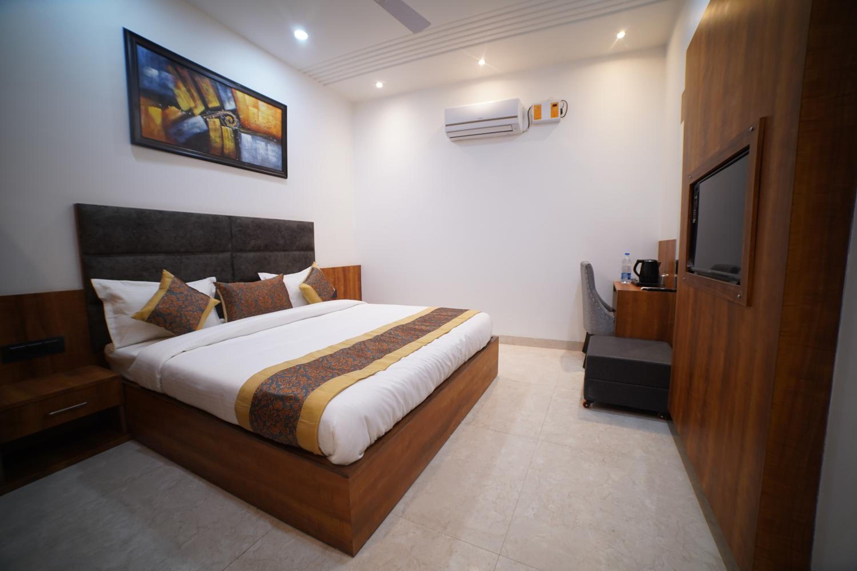 Deluxe Room - Photo 2