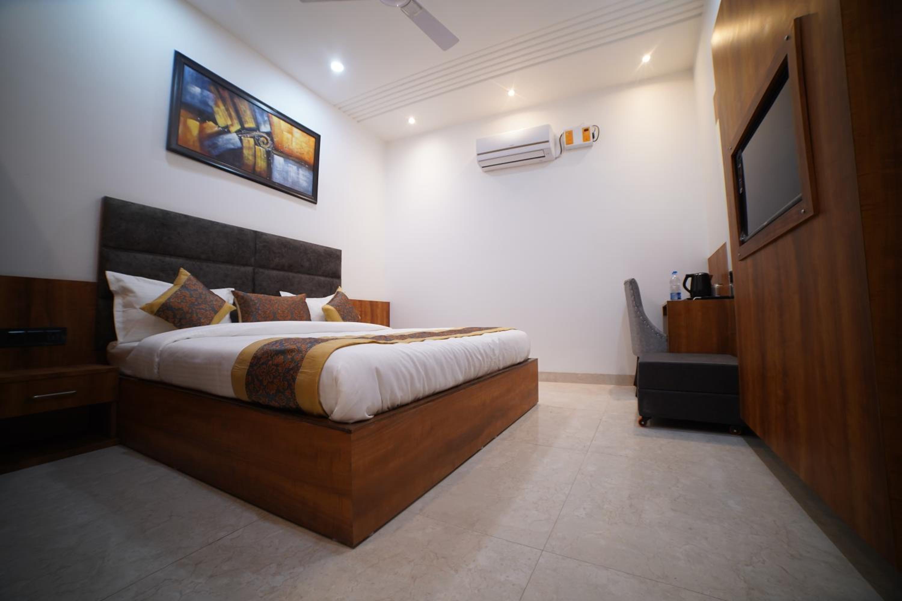 Deluxe Room - Photo 1