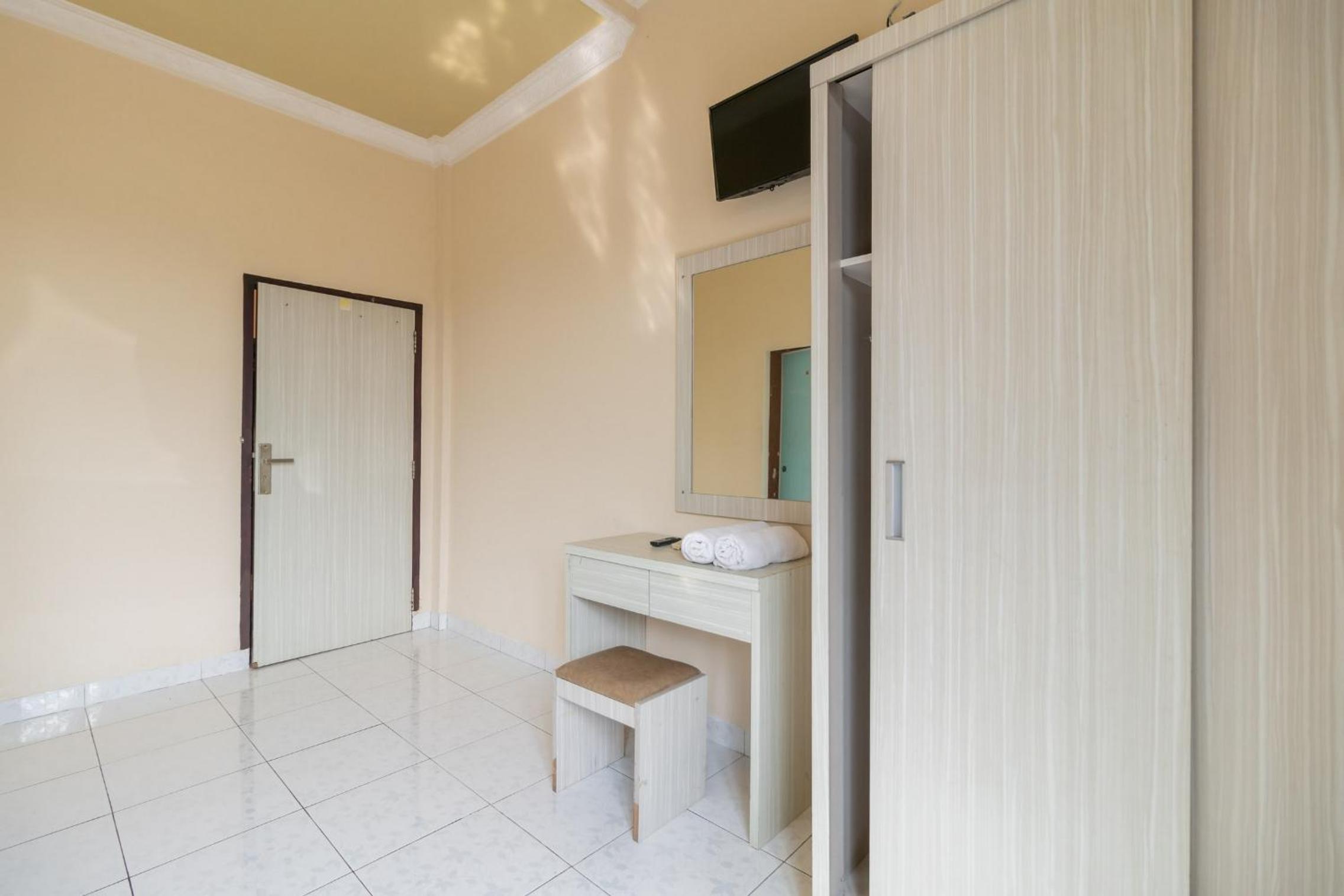 Economy Double Room photo 2