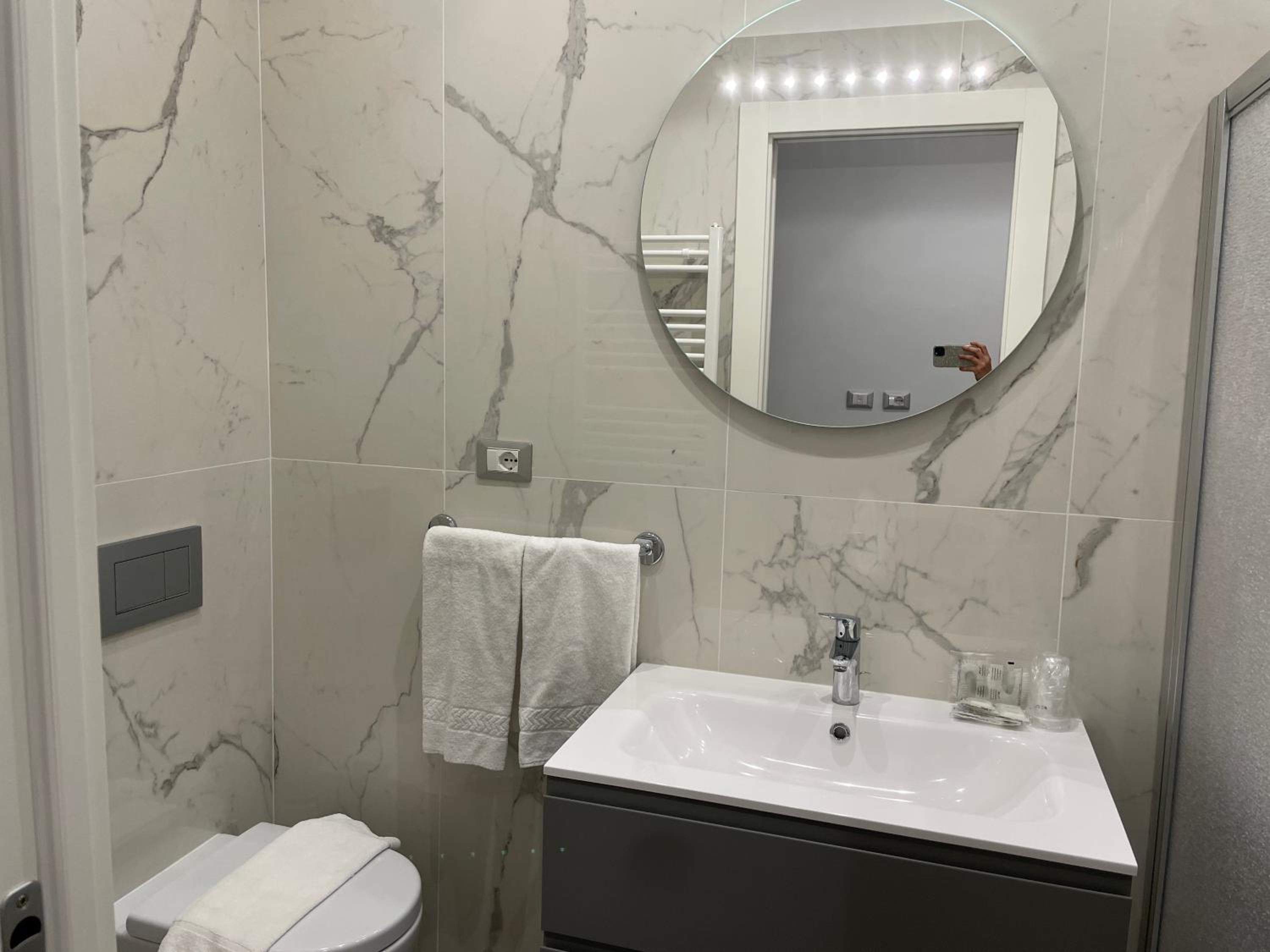 Double or Twin Room photo 2