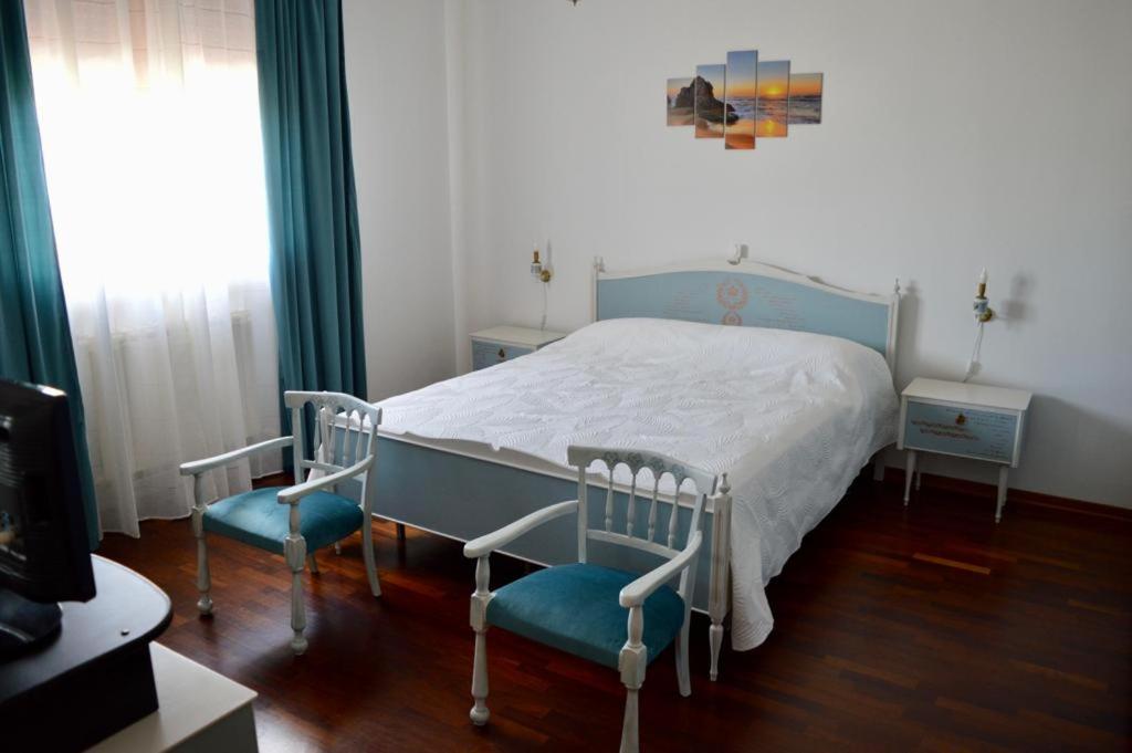 Double Room with Private Bathroom photo 1
