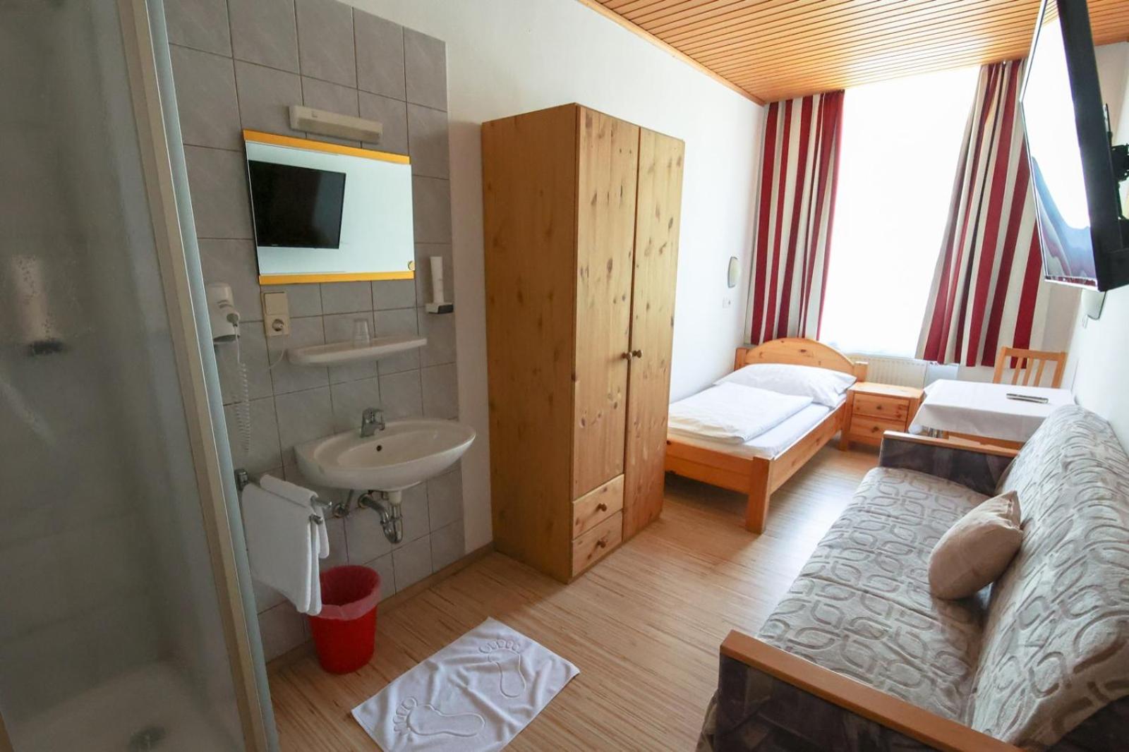 Single Room with Shared Toilet