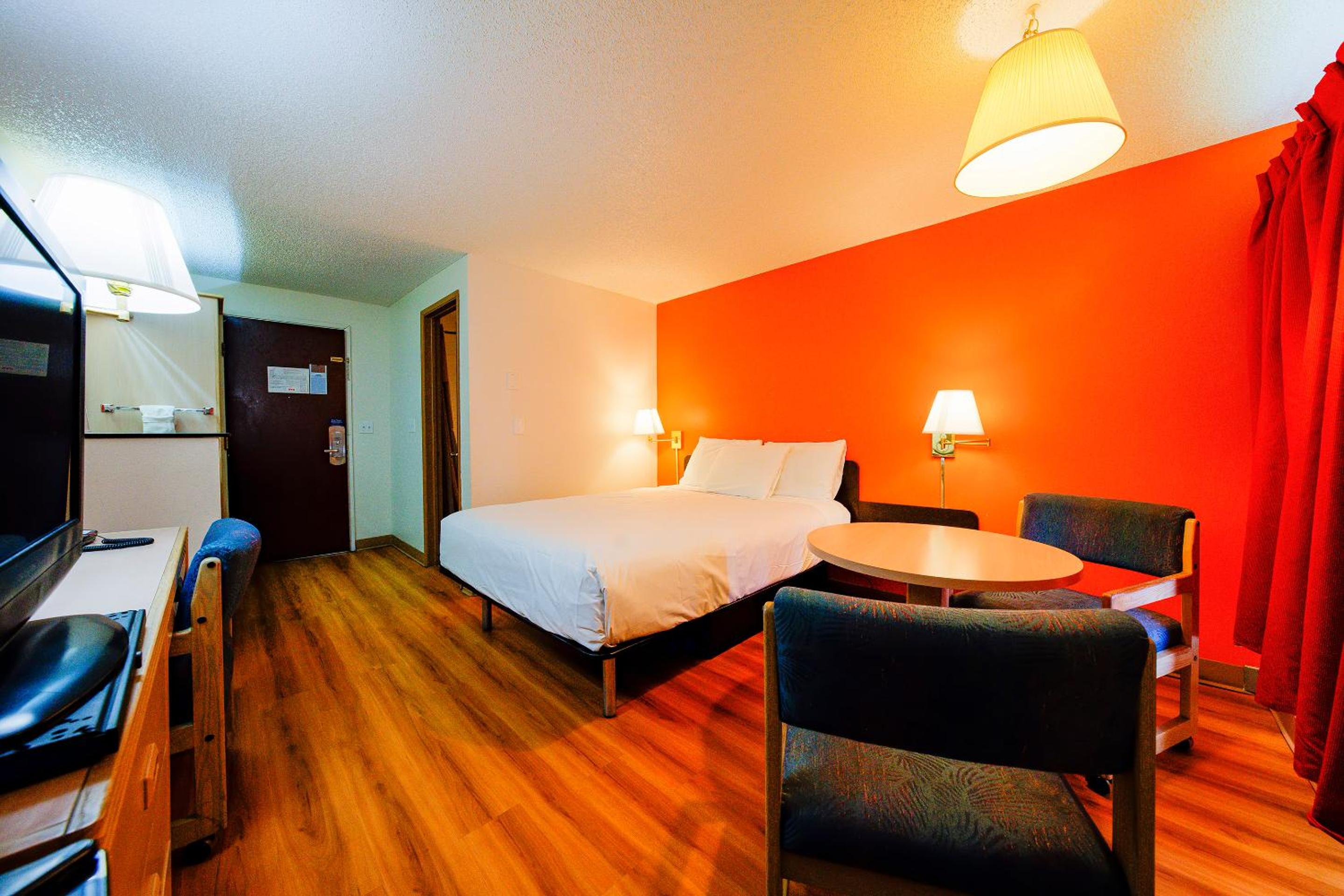 Queen Room - Photo 23