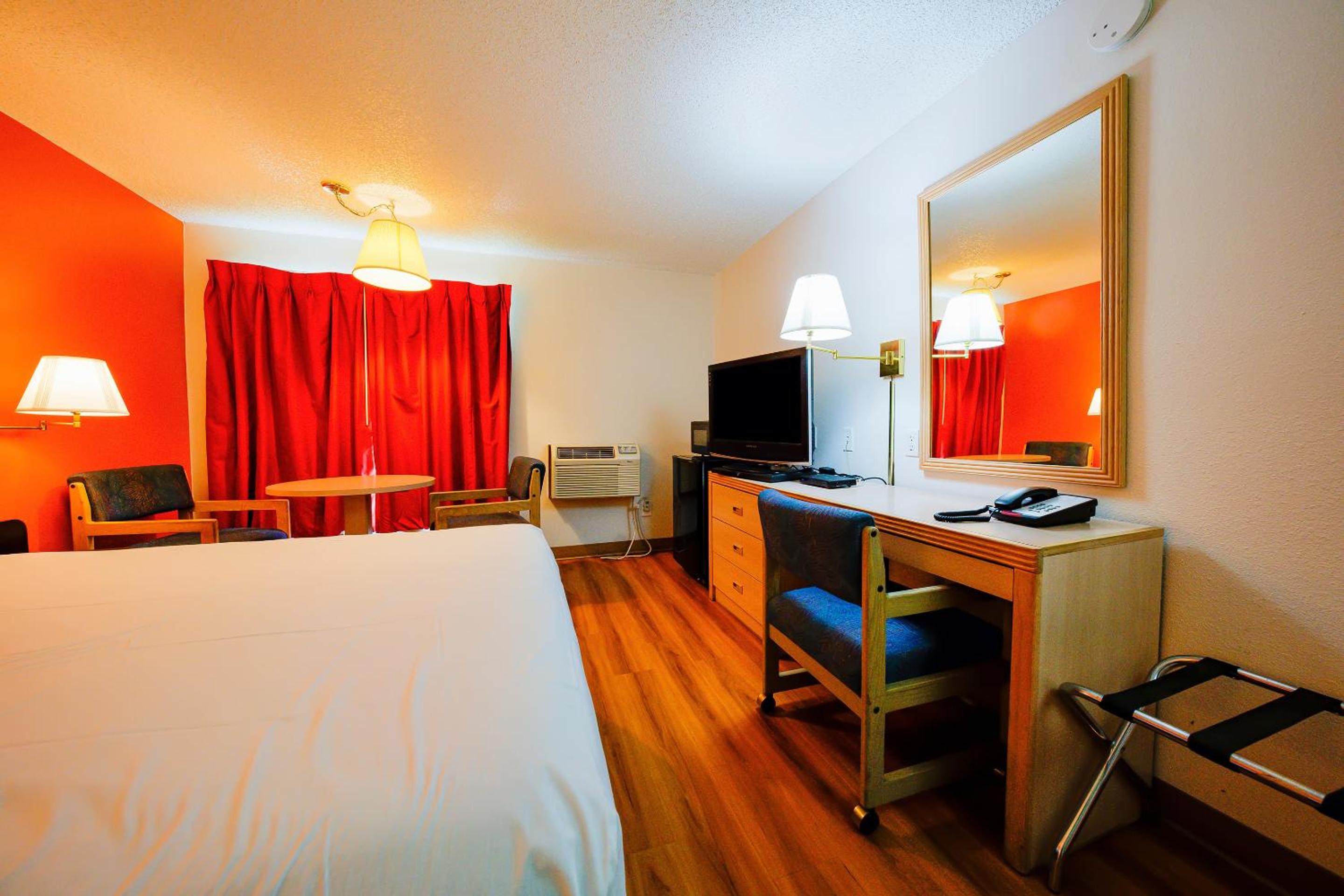 Queen Room - Photo 30