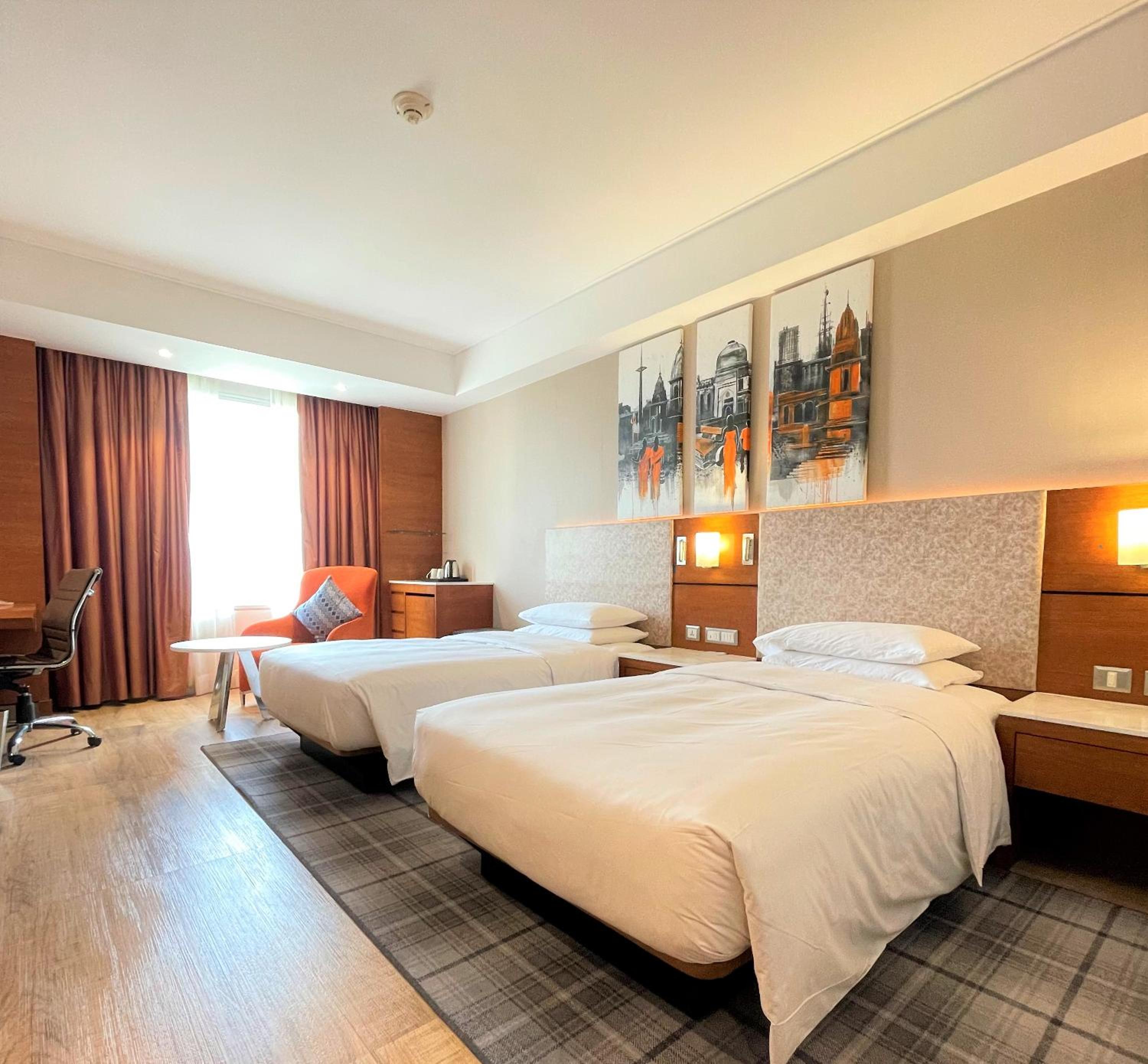 Twin Room with Pool View - Photo 3