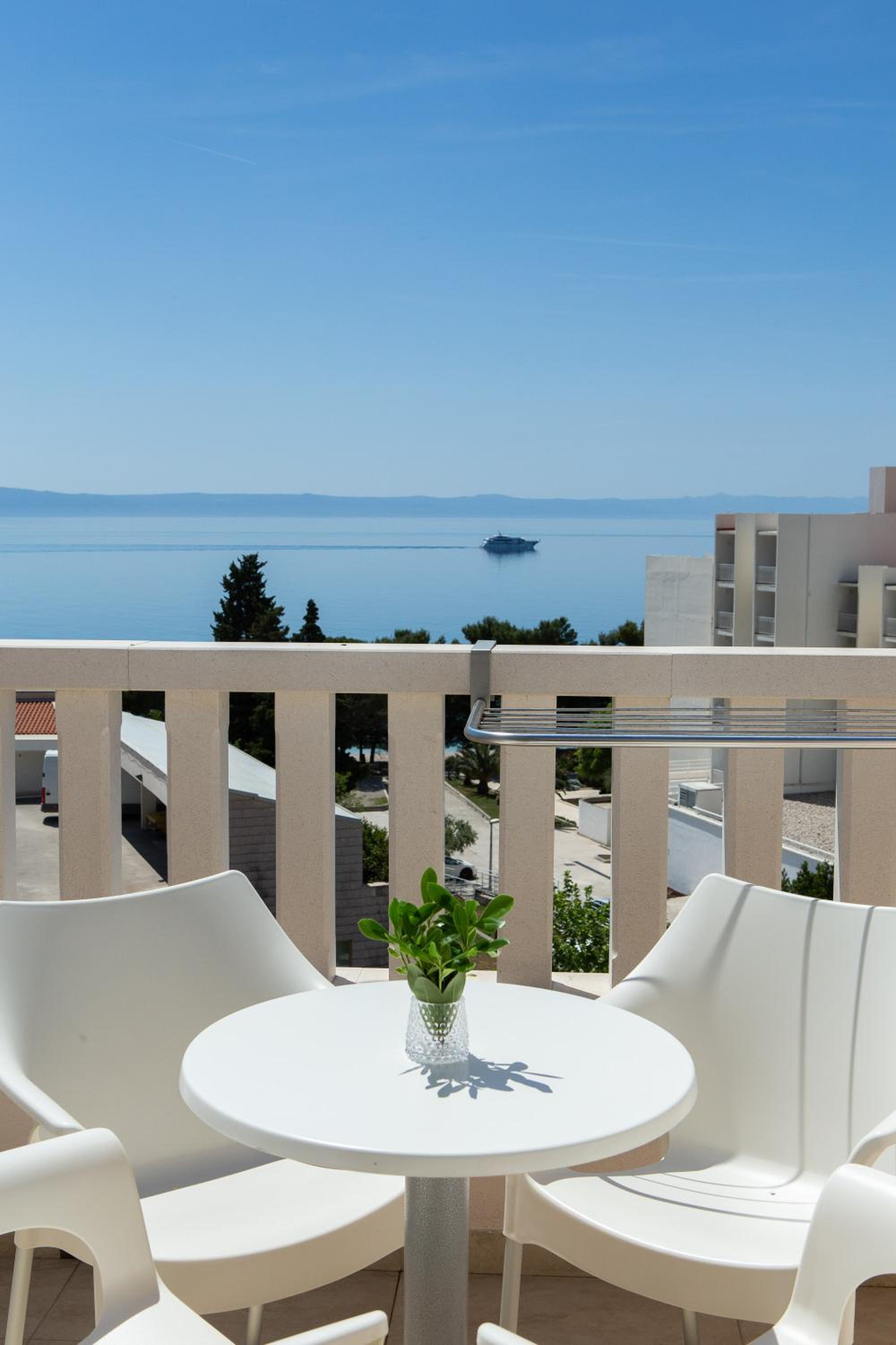 Studio Apartment with Sea View photo 2