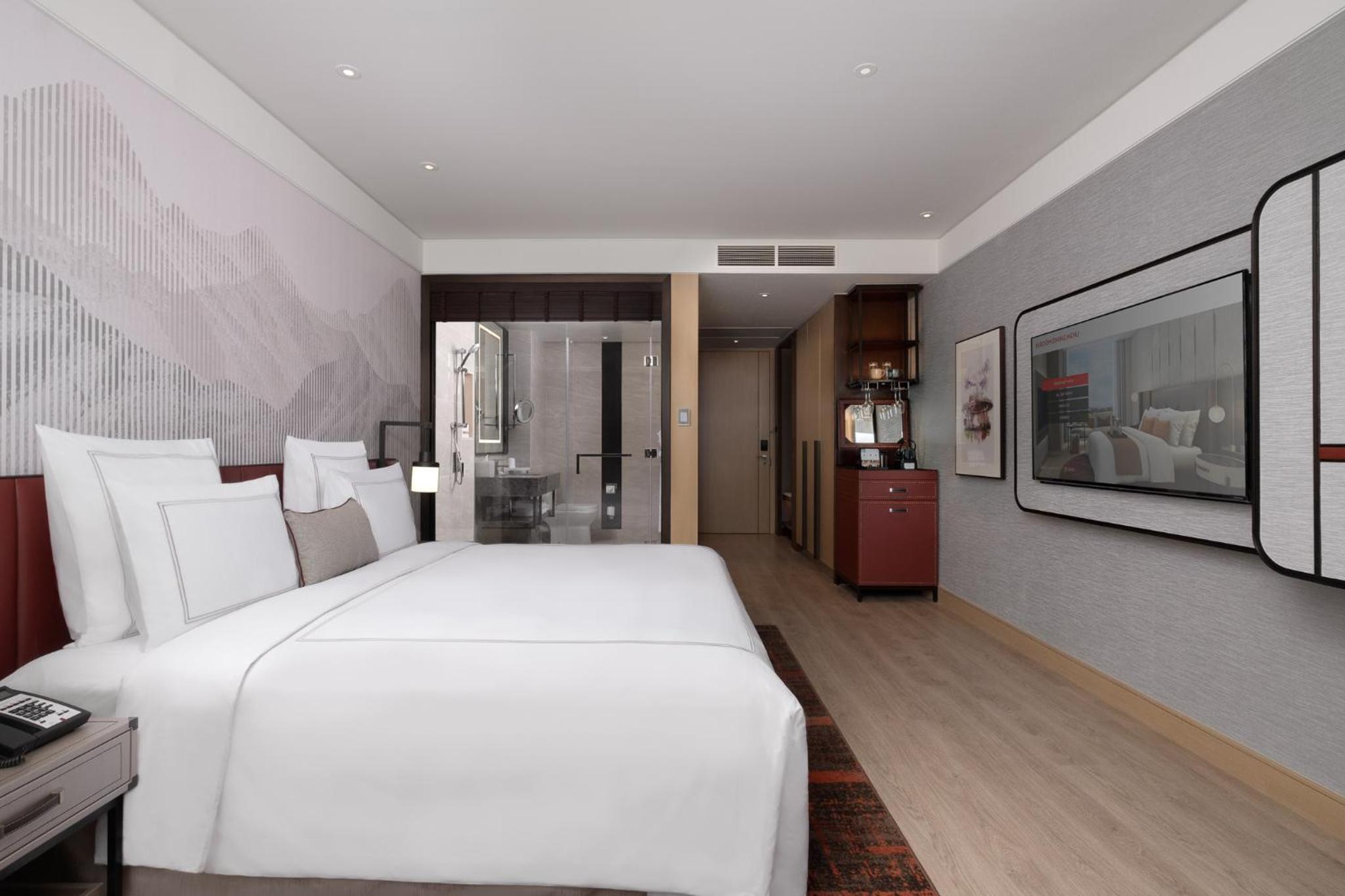 Premium King Room - Photo 3