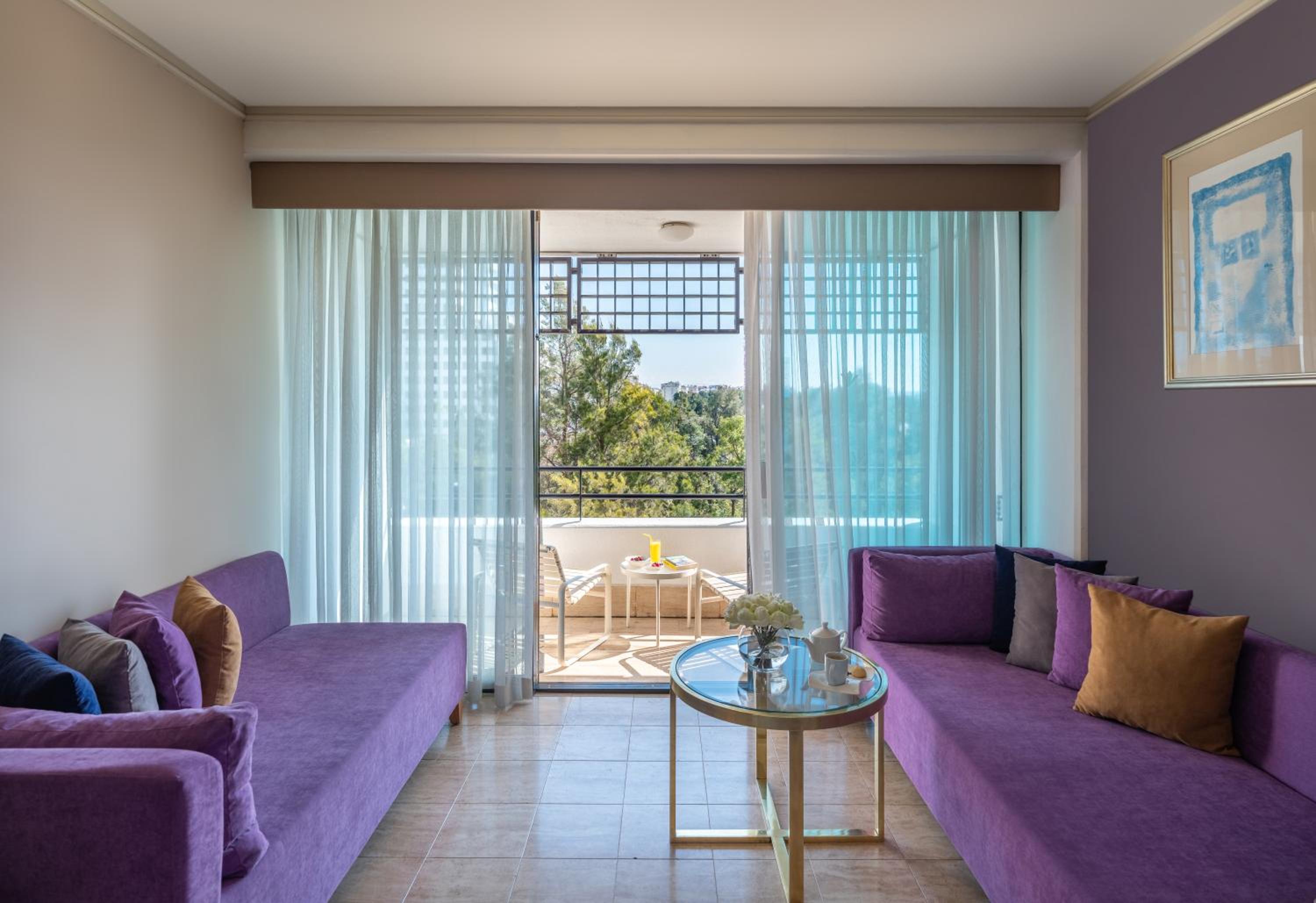Comfort Twin Room with Two Sofa Beds and City View photo 3